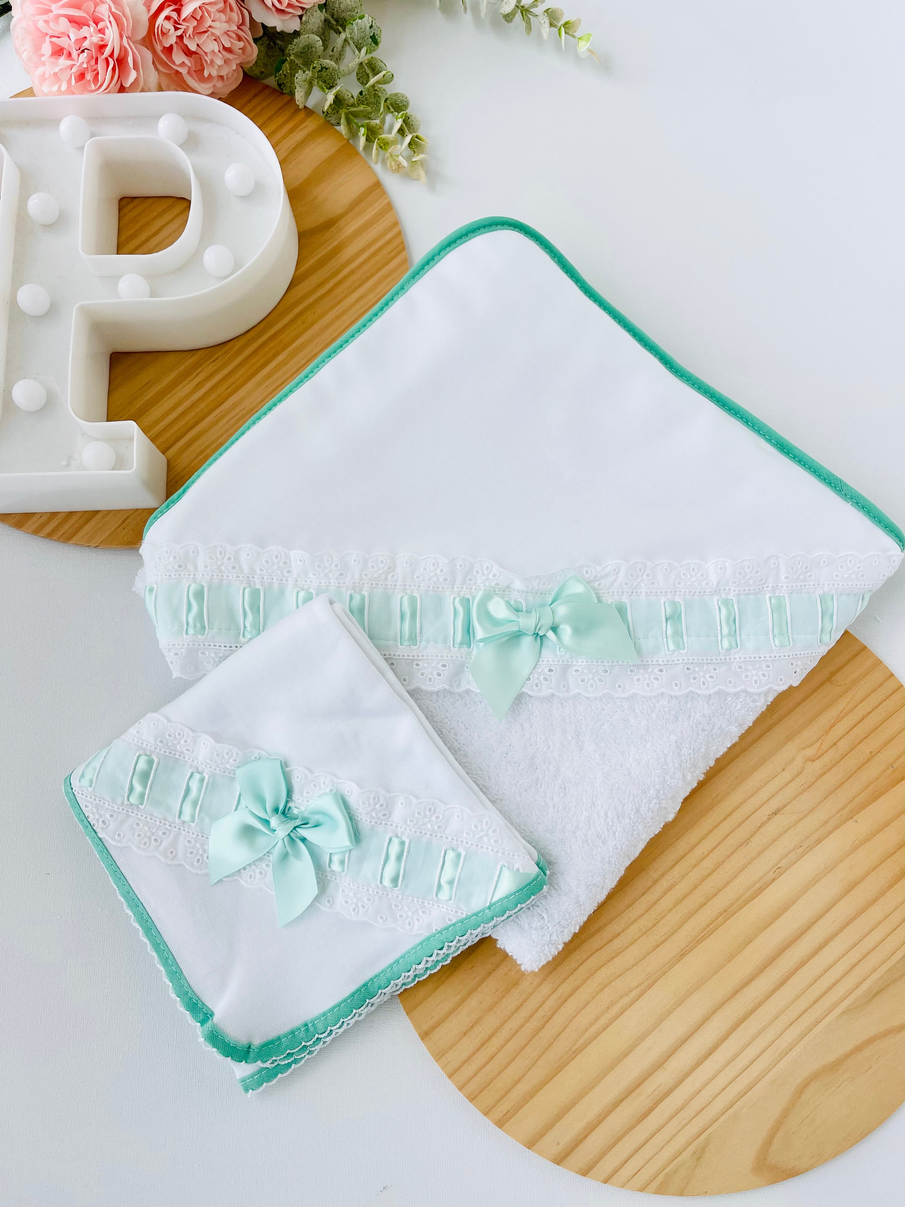 Toalha de banho com bordado inglês