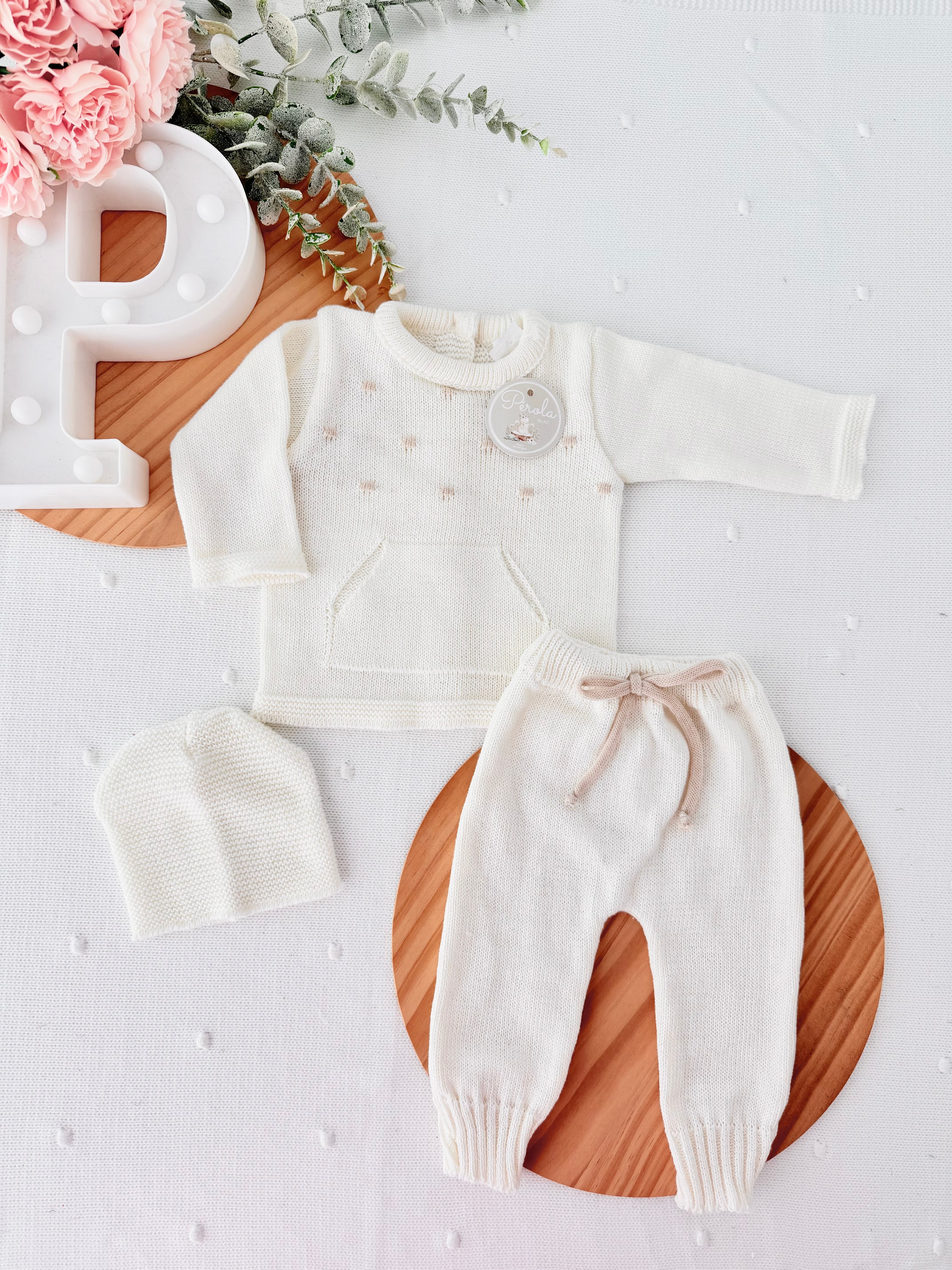 Conjunto Bebé: Camisola, Calças e Gorro 1M