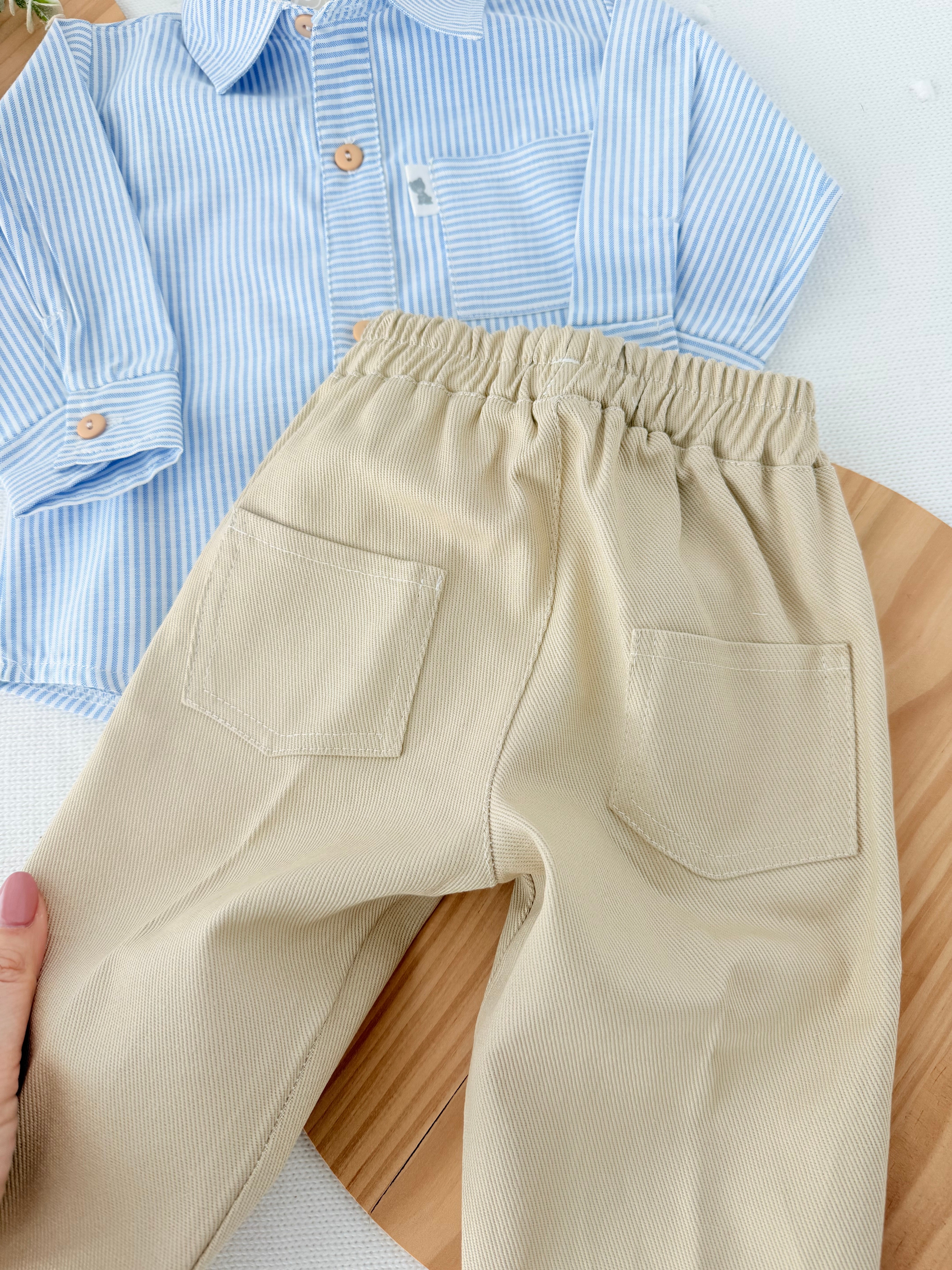 Conjunto menino riscas: camisa riscas e calças