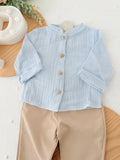 Conjunto menino: camisa musselina e calças