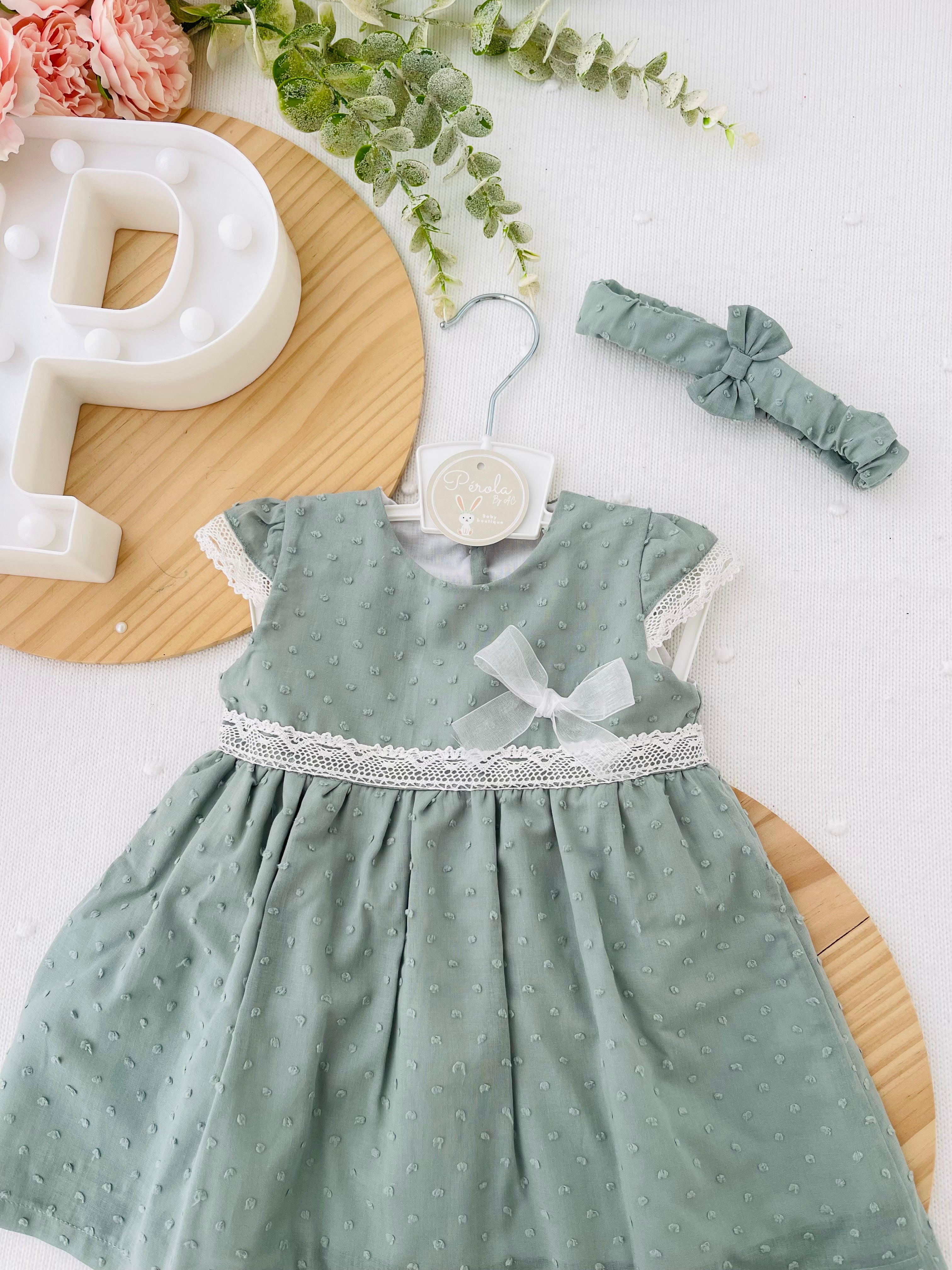 Conjunto plumeti verde: vestido e fita