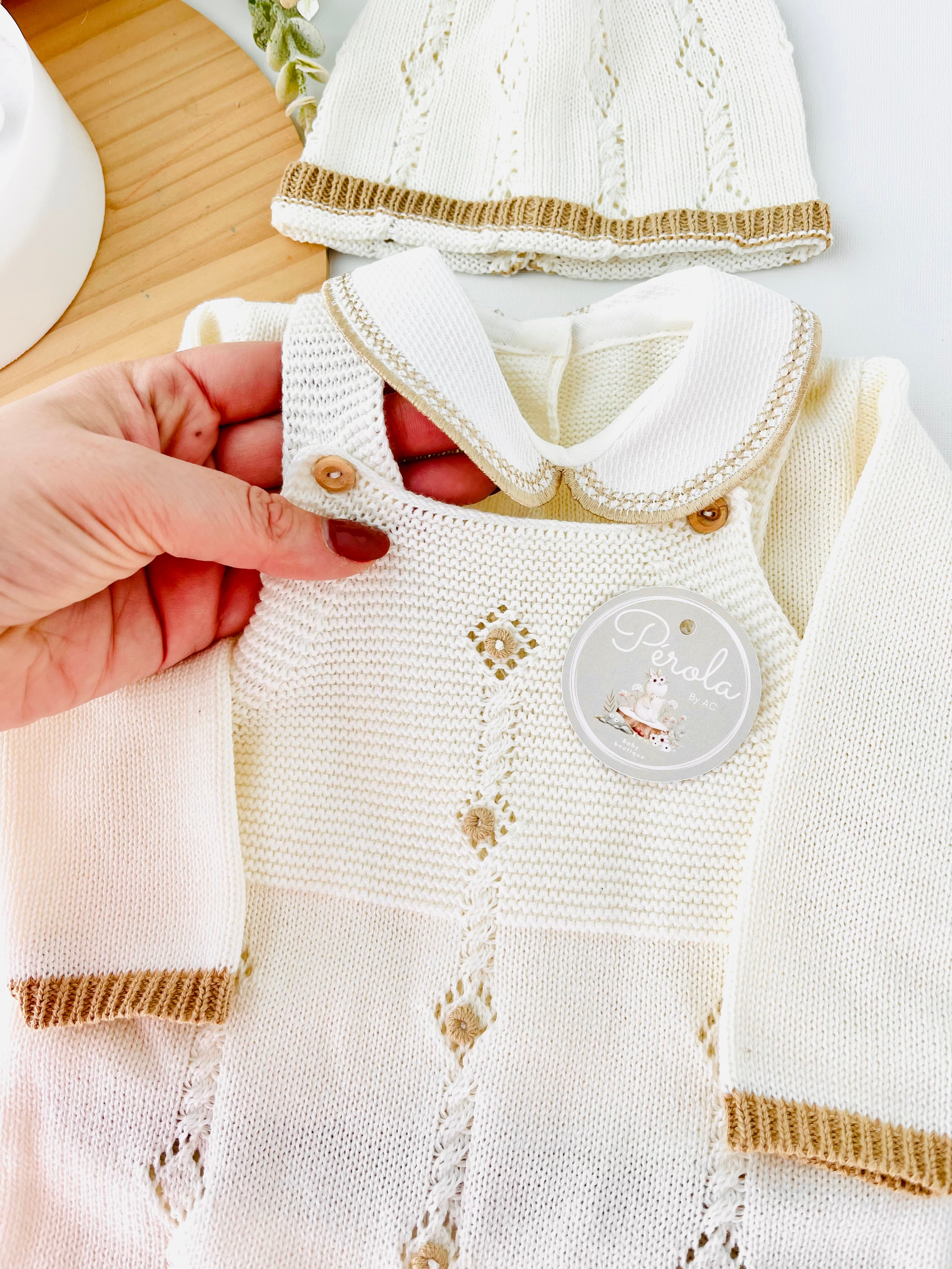 Saída de maternidade algodão doce: jardineiras, camisola e gorro - 100% algodão