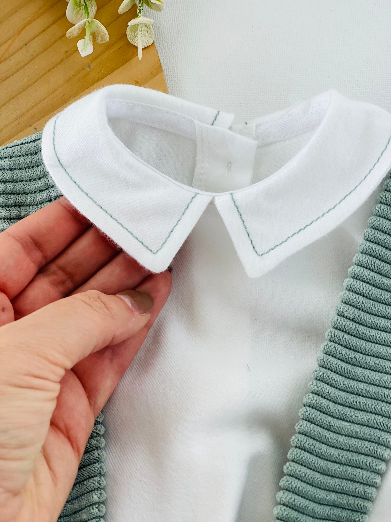 Conjunto elegante menino: calções e camisa em flanela