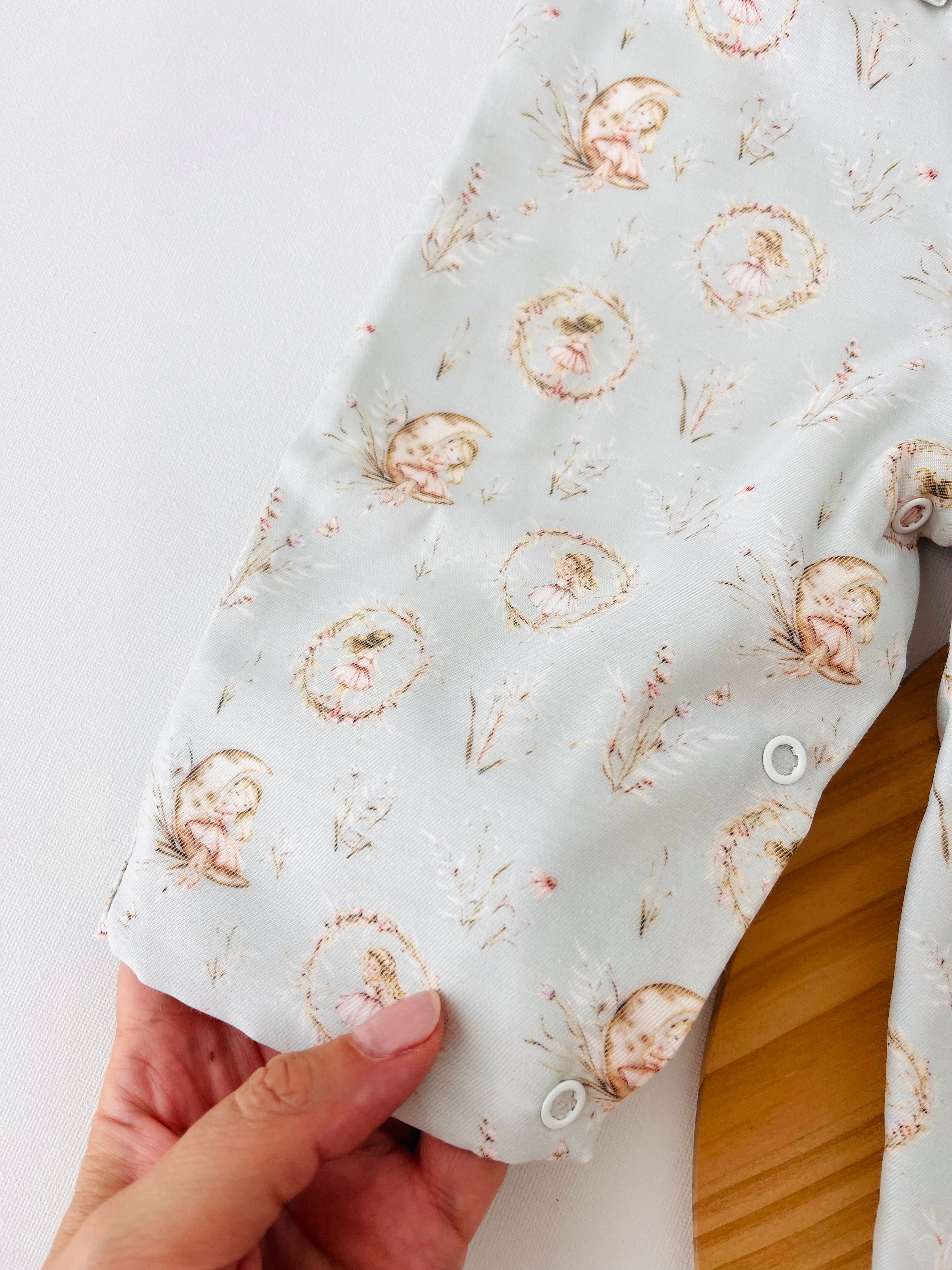 Conjunto fadas cinzento: jardineiras e camisola com carda