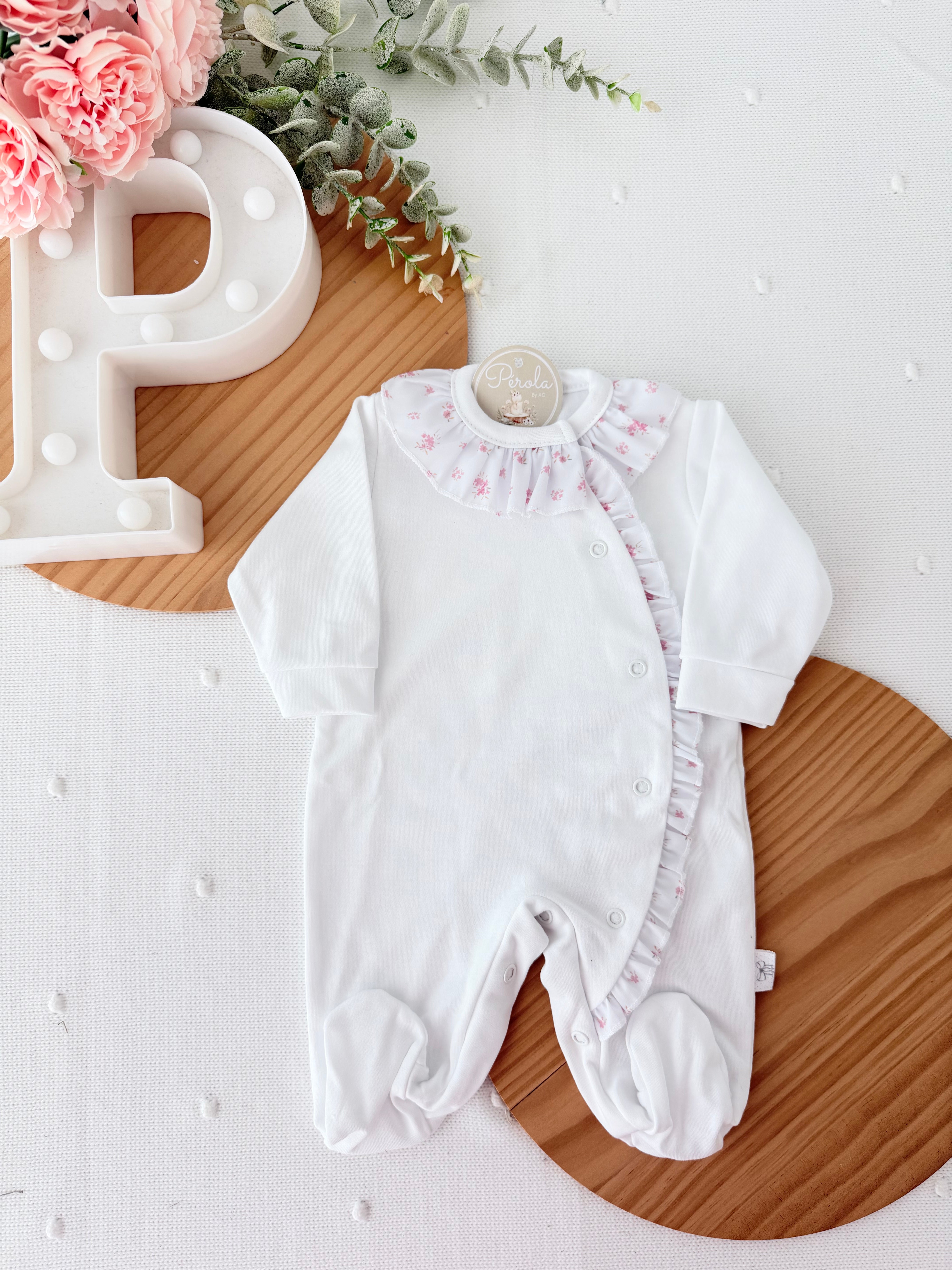 Babygrow Branco tema flores em algodão