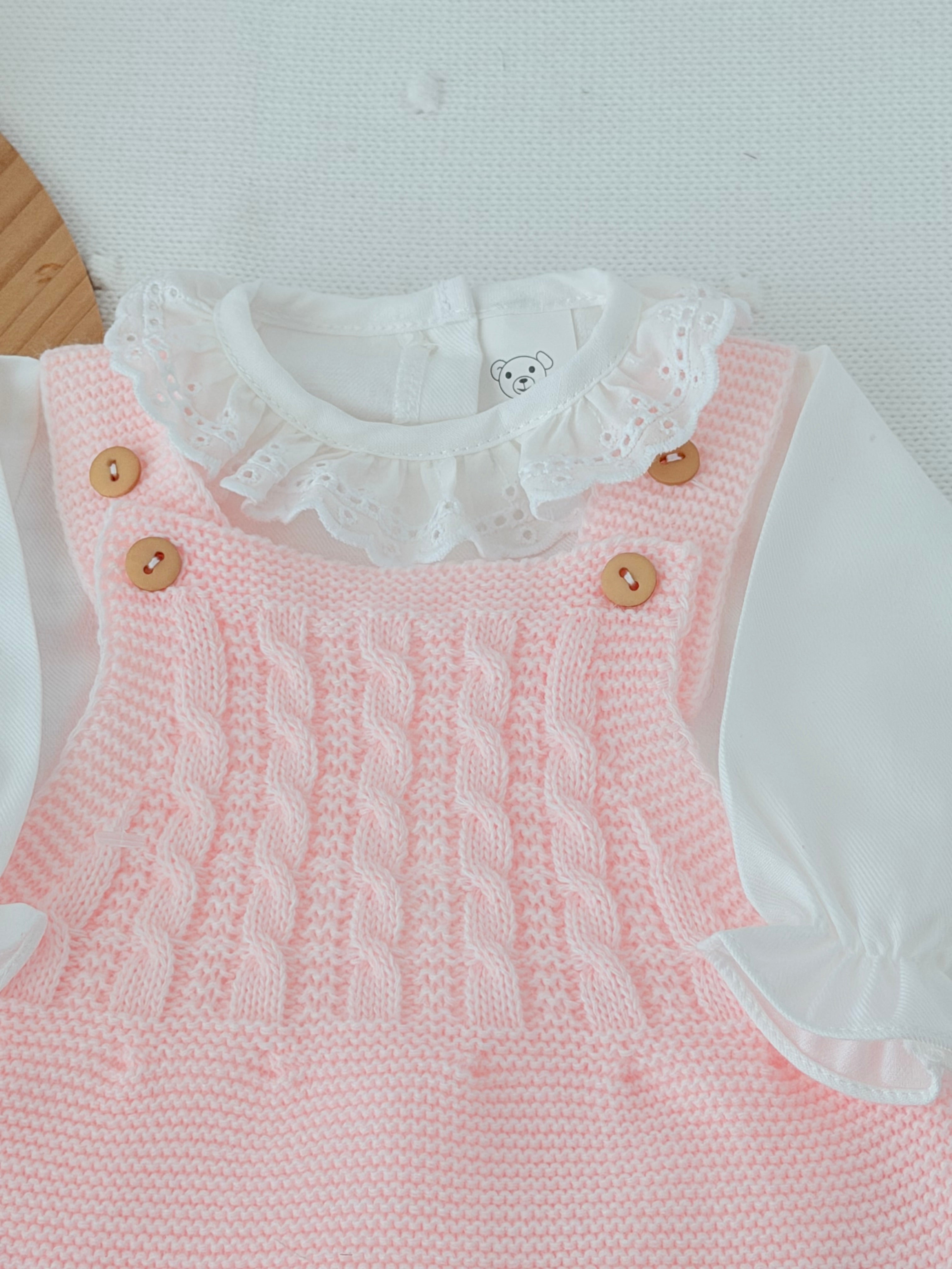 Saída de maternidade rosa: jardineiras, blusa e gorro Outono Inverno