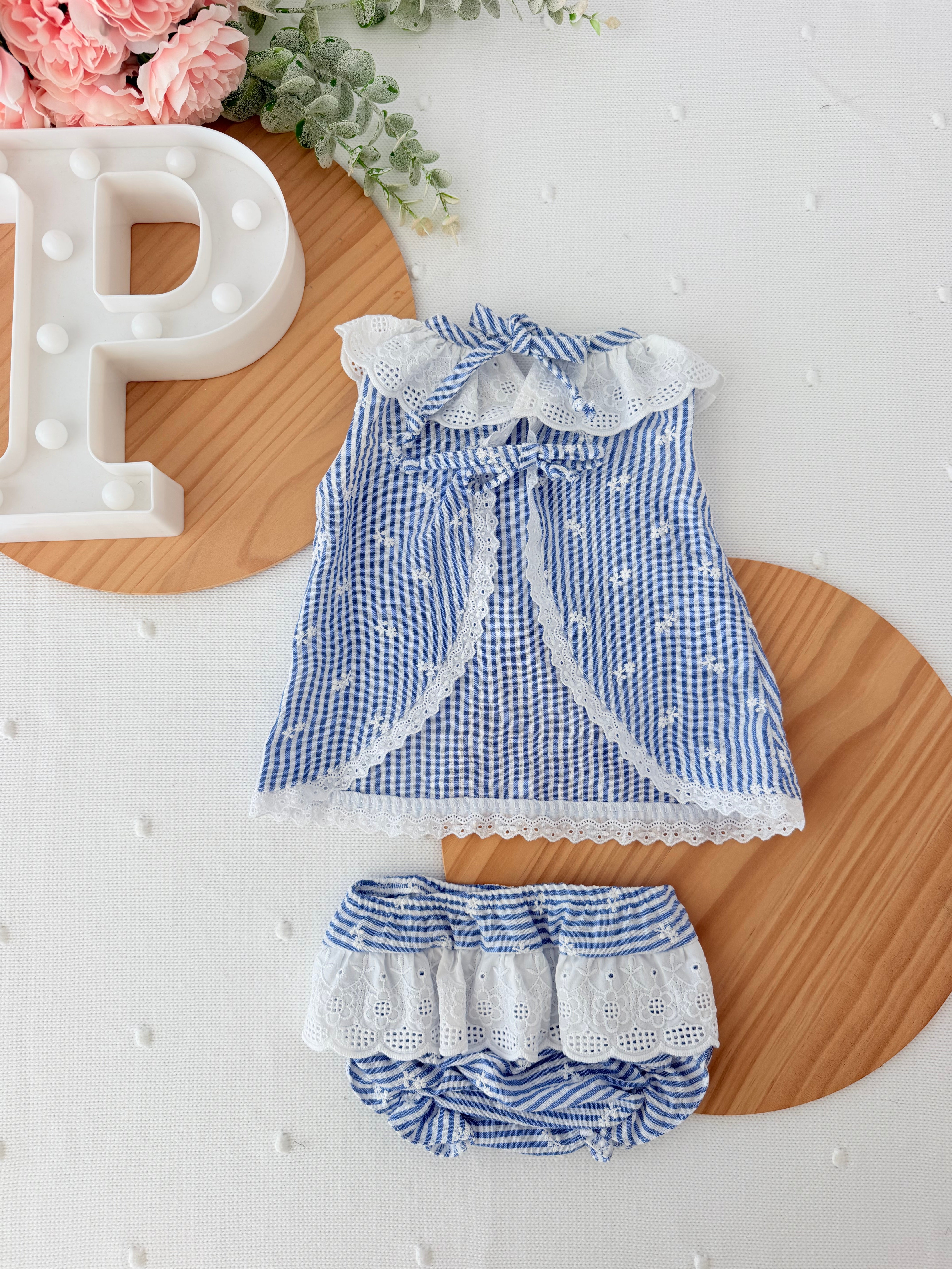 Conjunto riscas azul menina