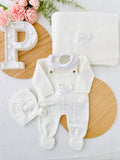 Conjunto recém nascido branco 4 peças : manta, jardineiras, camisola e touca