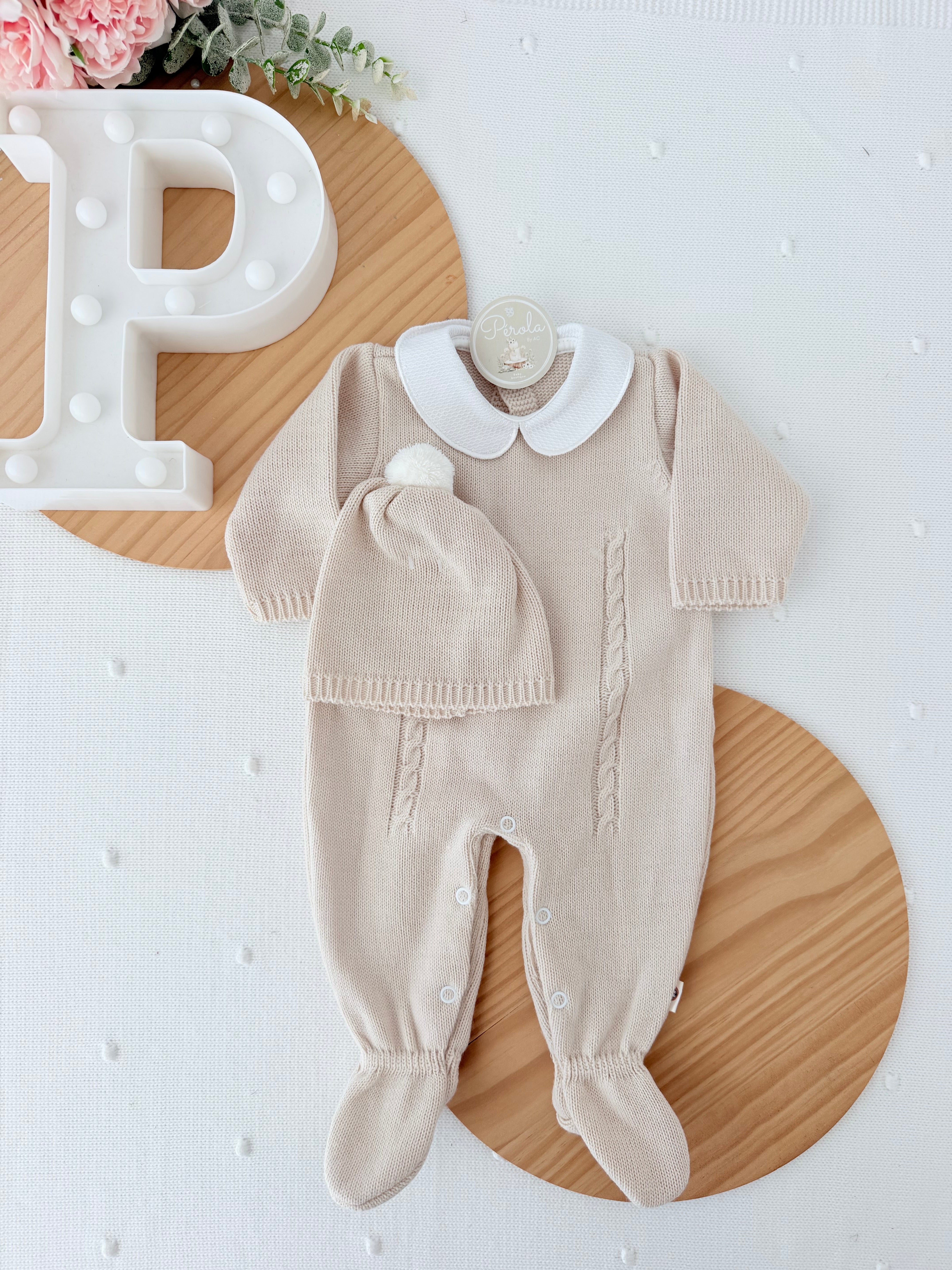 Babygrow e gorro em malha
