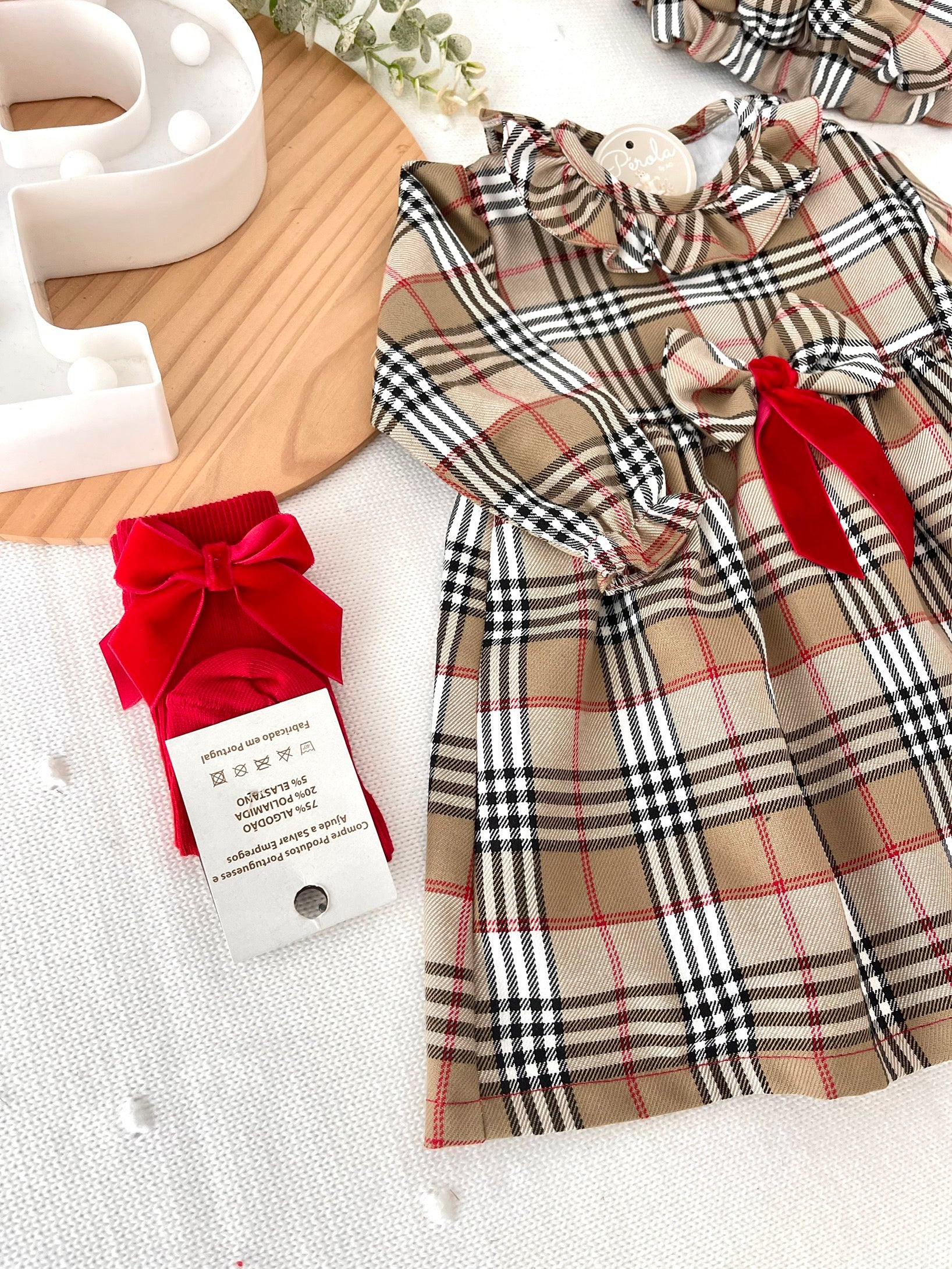 Conjunto Menina estilo Burberry - Vestido e Bóina