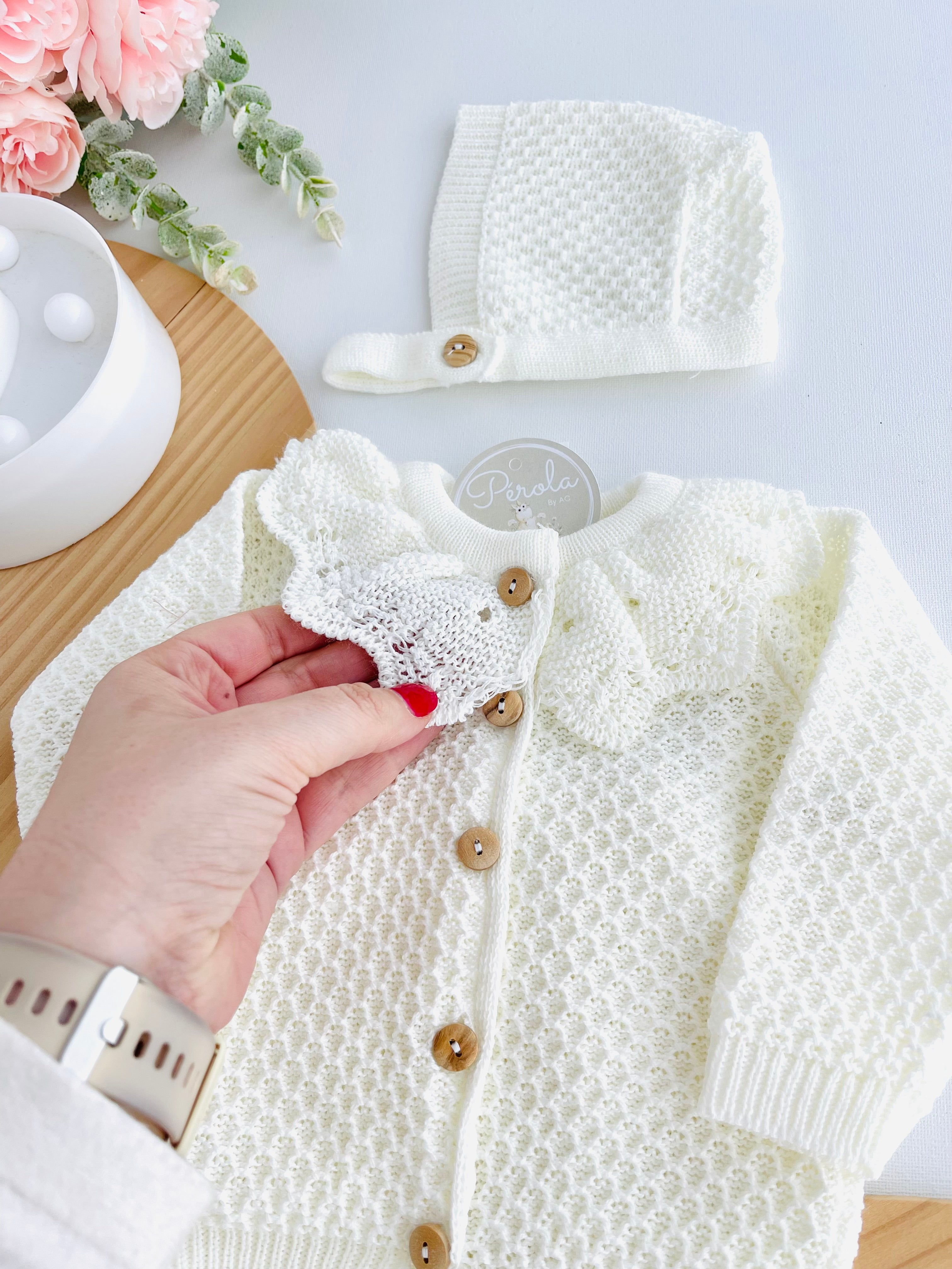 Conjunto malha com golinha: casaco, calças e touca- malha fina