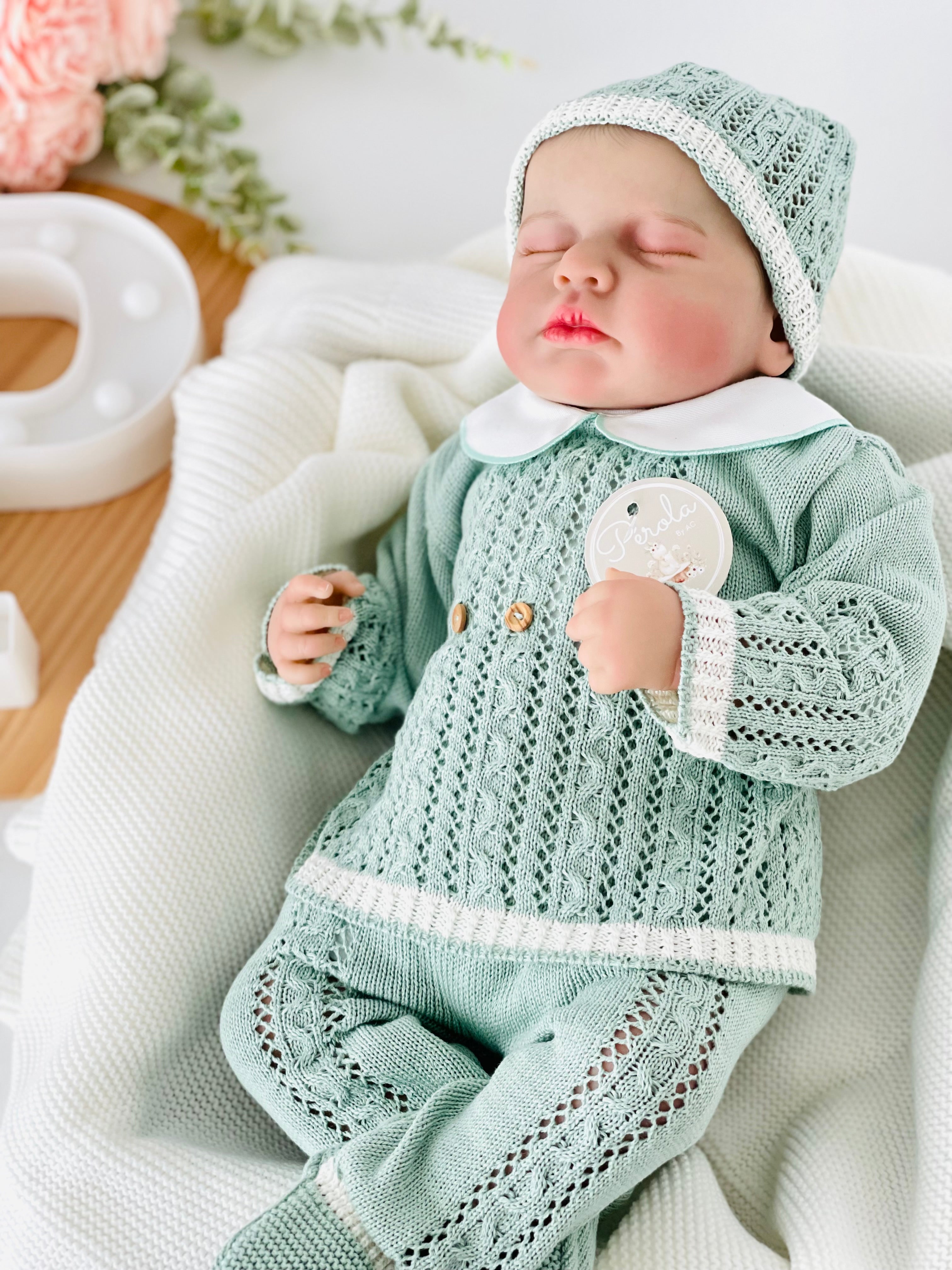 Conjunto recém nascido : camisola, calças e gorro 100% algodão