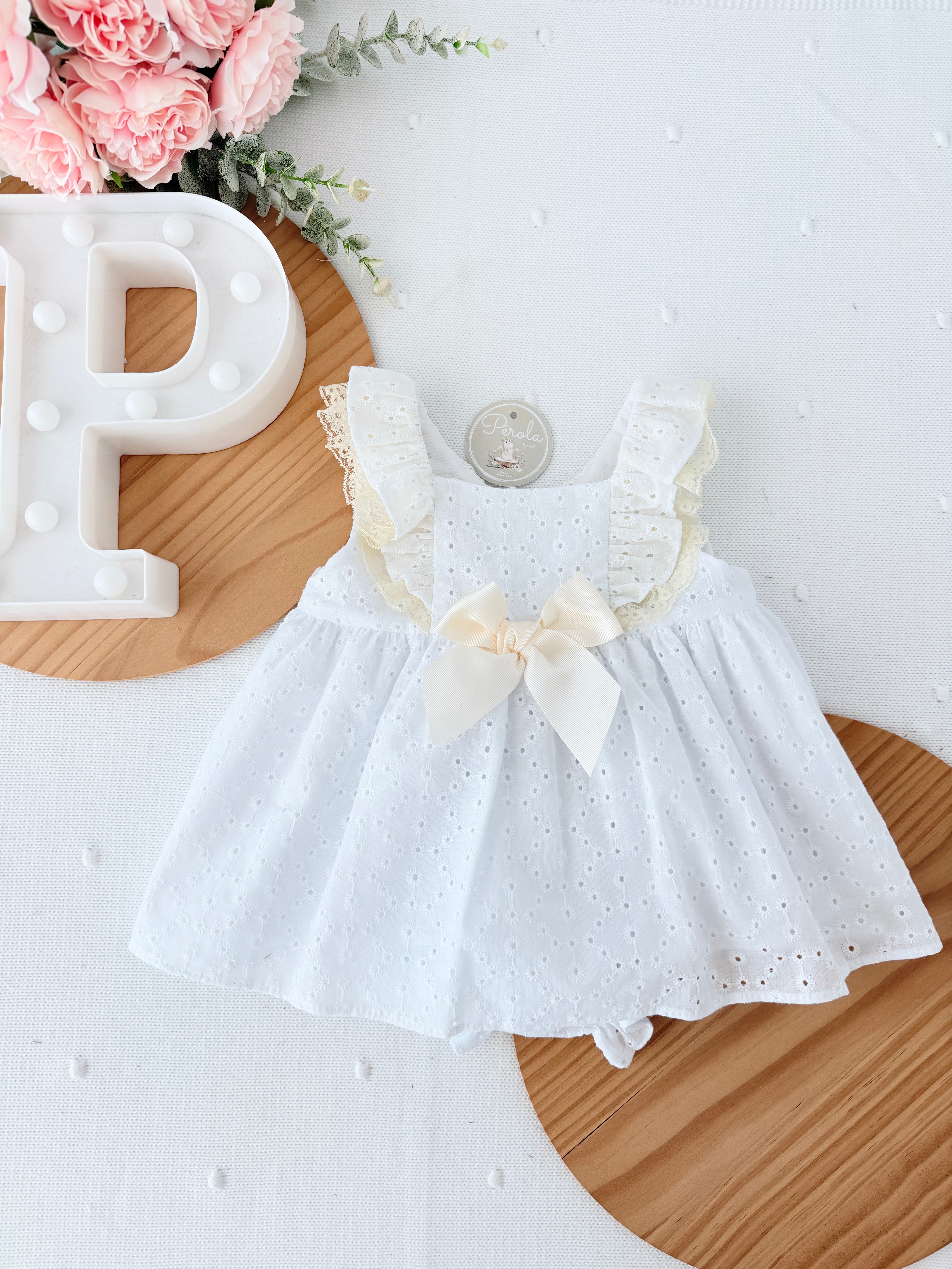 Conjunto cerimónia pérola: vestido e tapa fraldas