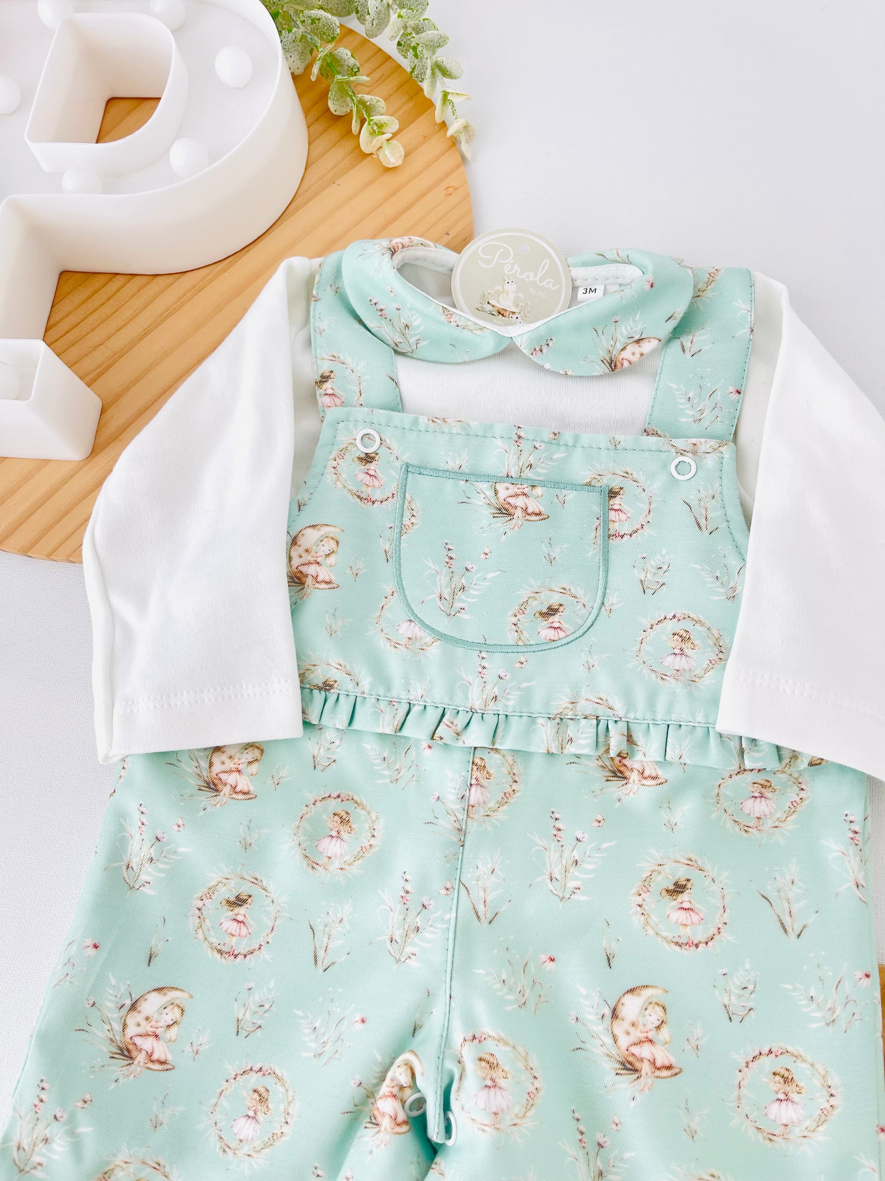 Conjunto fadas verde : jardineiras e camisola com carda