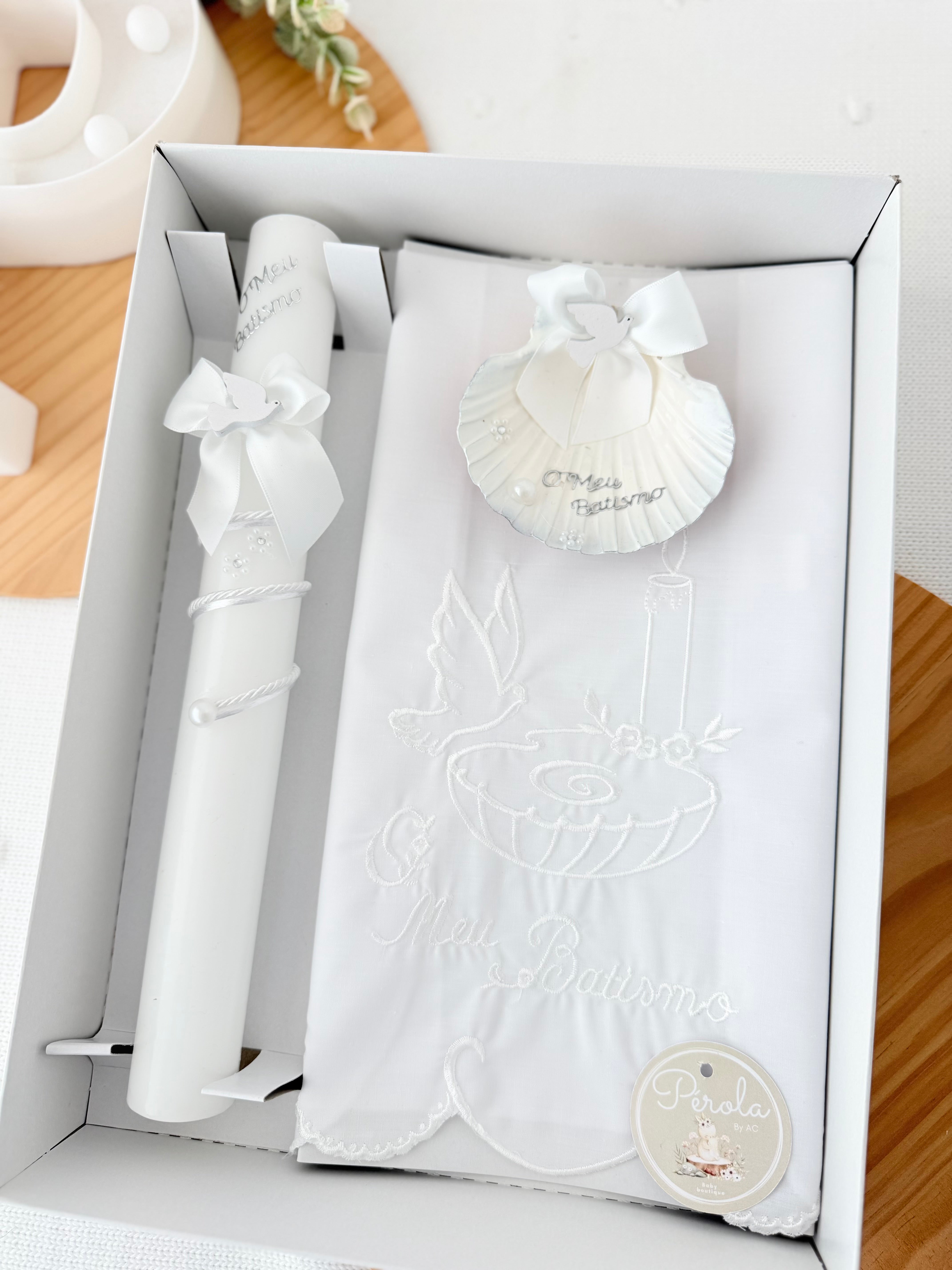 Conjunto para Batizado: vela, toalha e concha Batizado Pomba