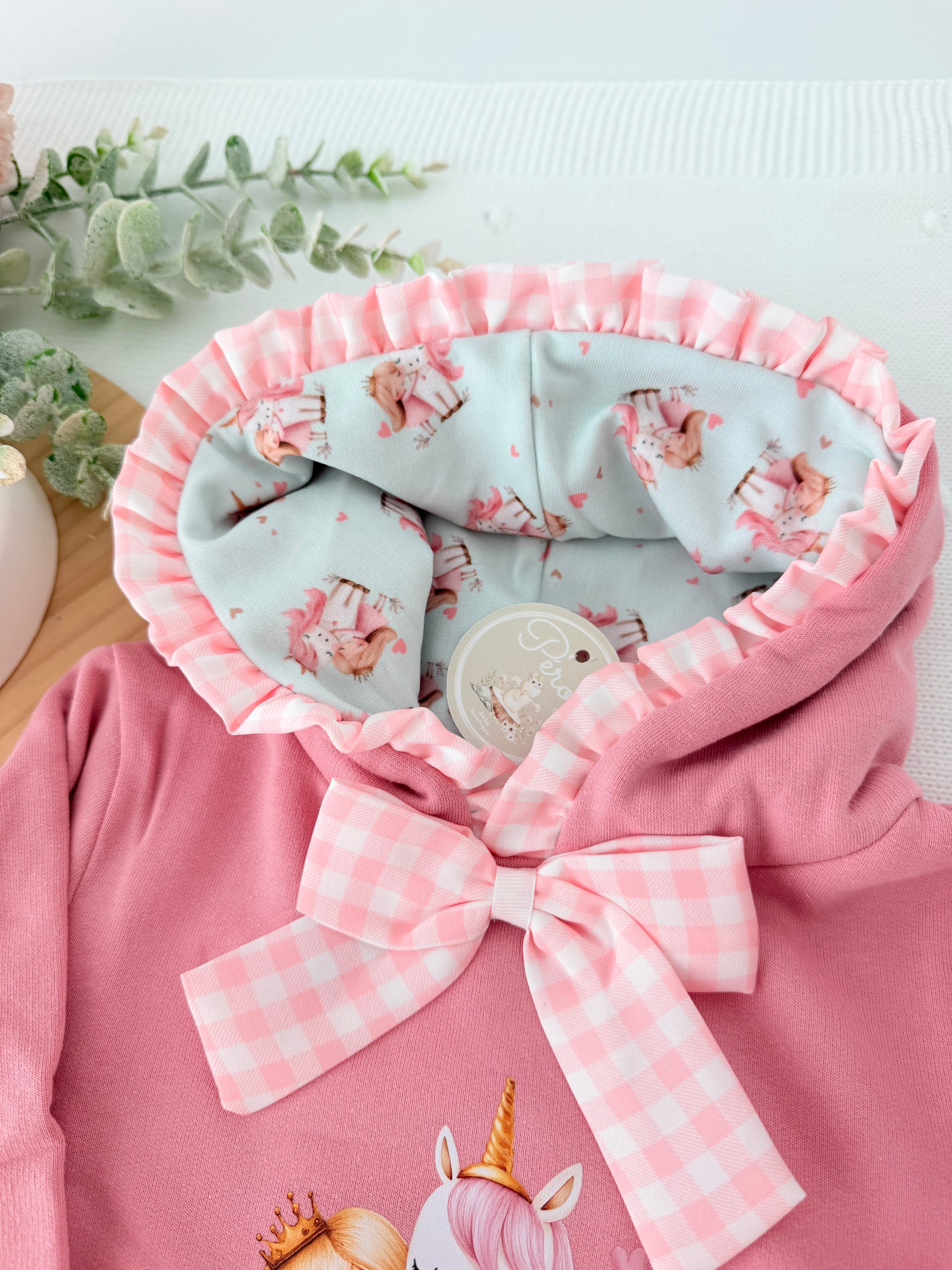 Conjunto unicórnio : camisola e saia tapa fraldas