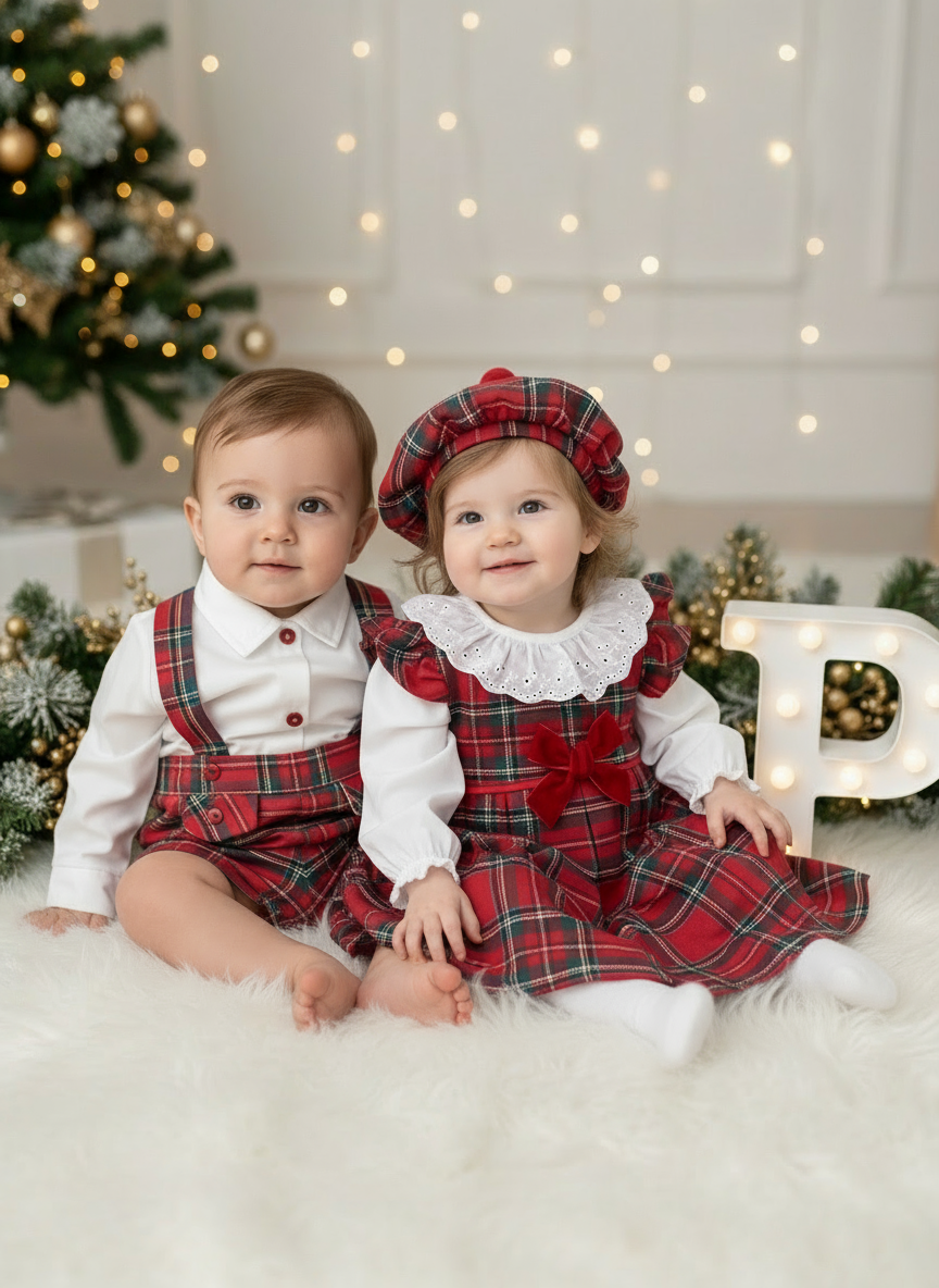 Conjunto Menino Tartan Vermelho e Azul - Calções com Alças e Camisa