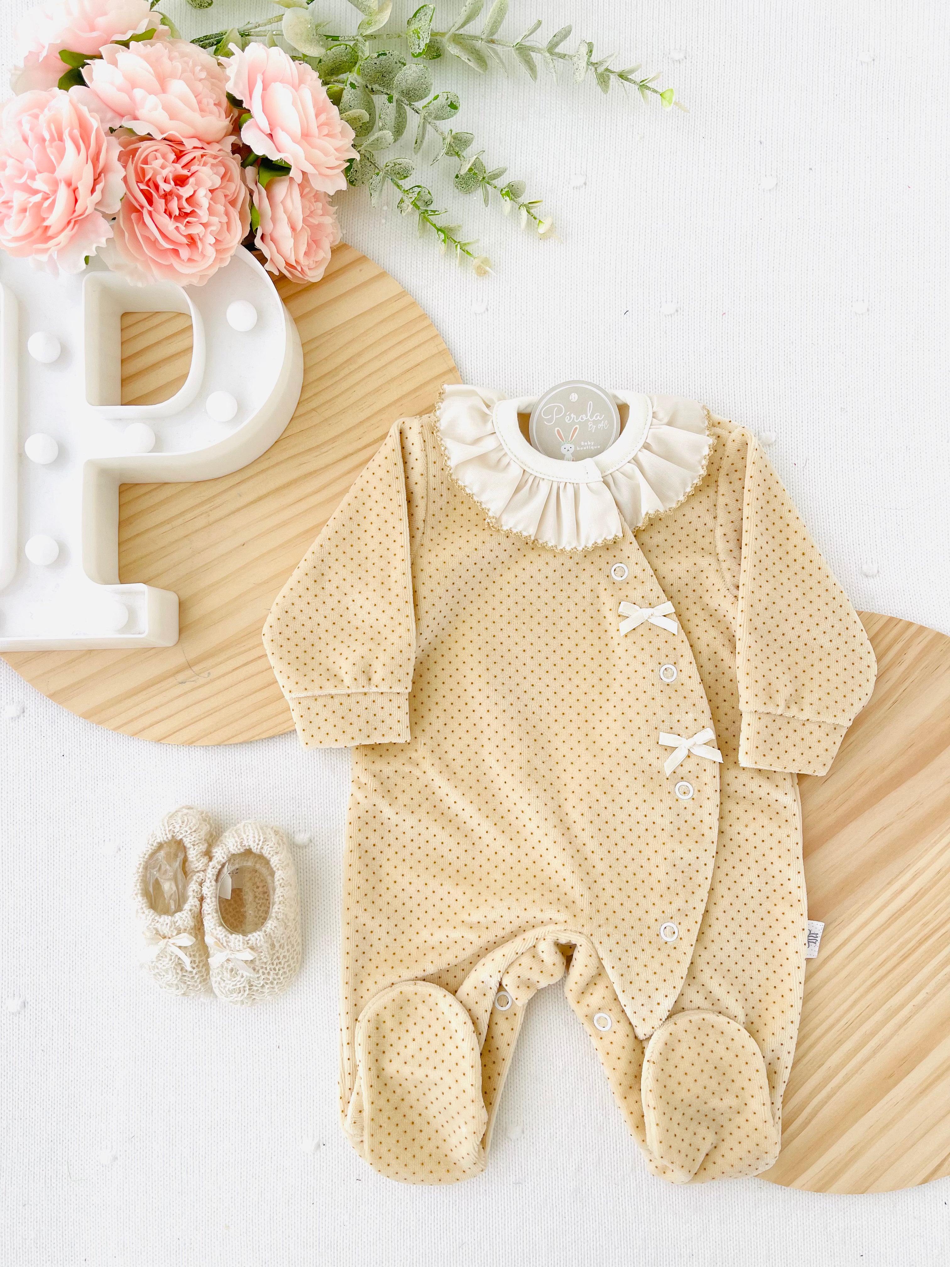 Babygrow pintinhas veludo com golinha