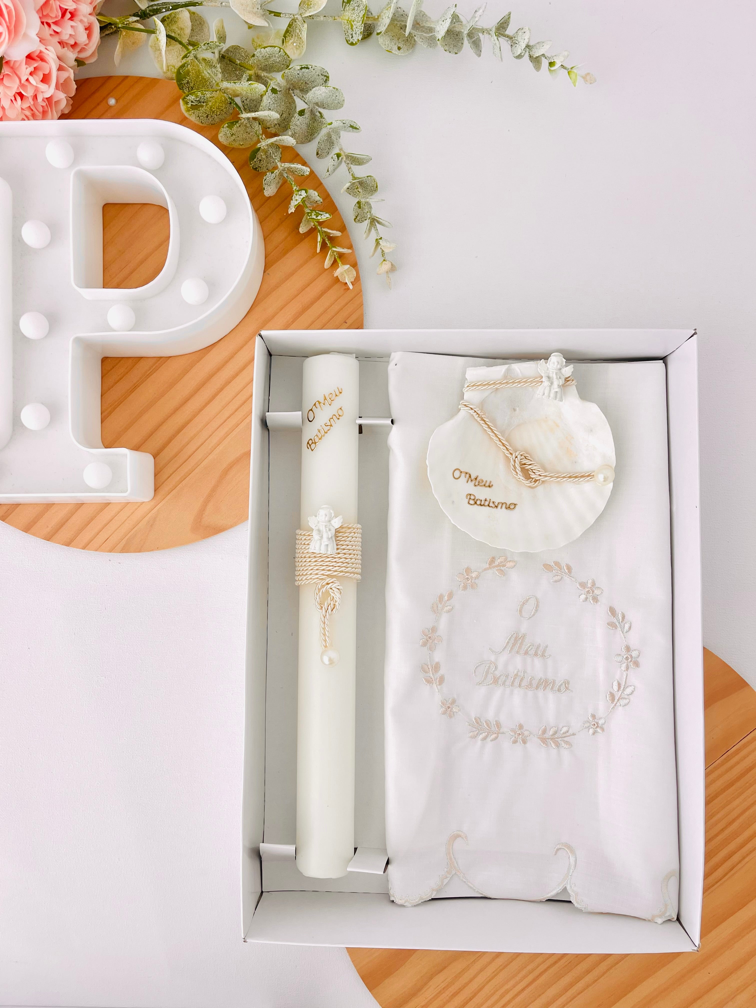 Conjunto para Batizado: vela, toalha e concha Batizado - Ramos