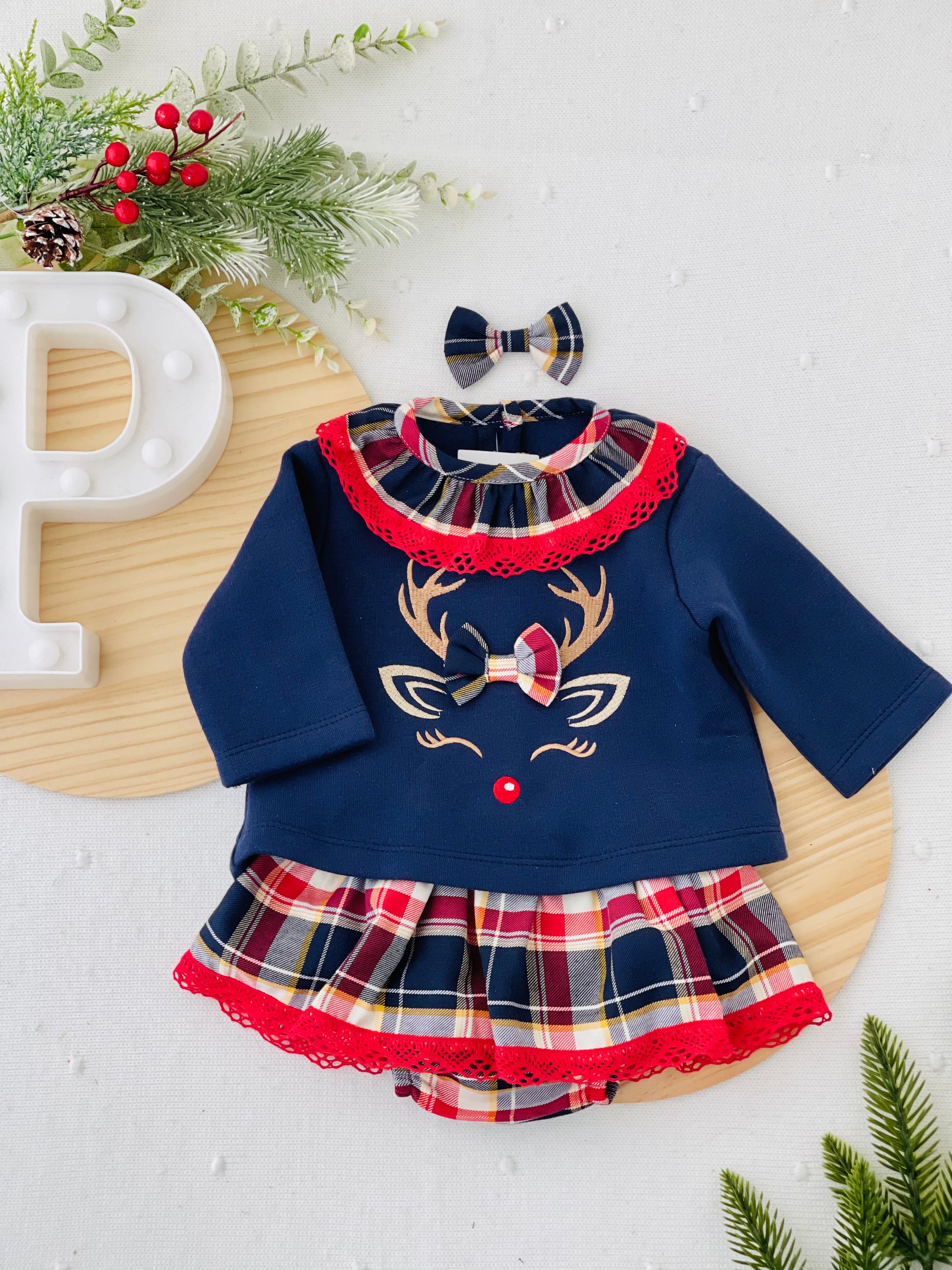 Conjunto Renas: gancho, camisola e saia/tapa fraldas