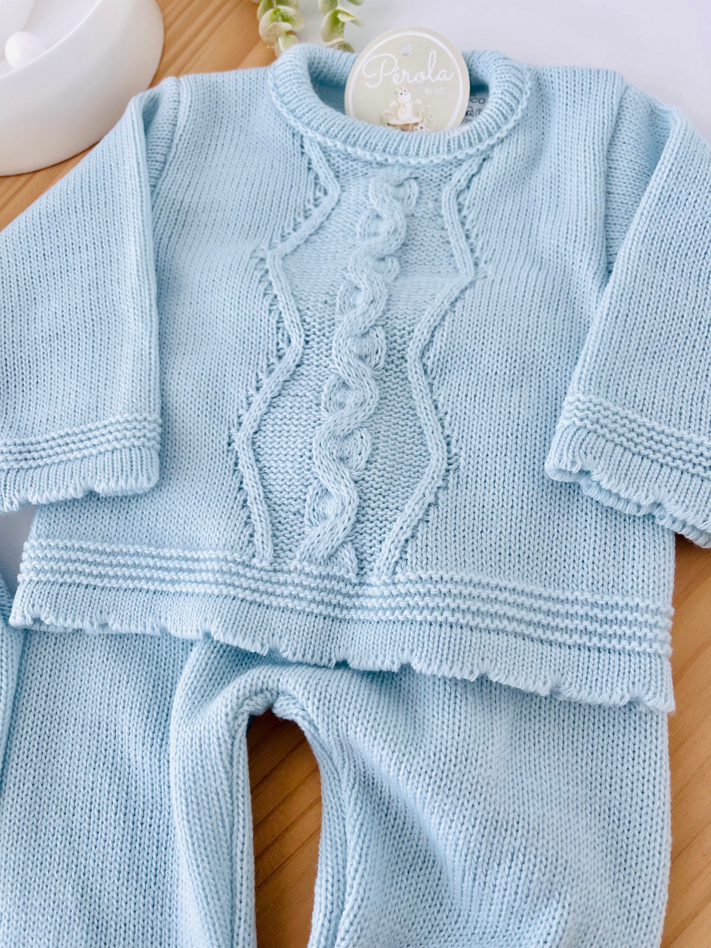 Conjunto malha trança : camisola, calças e gorro