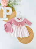 Vestido e touca rosa velho