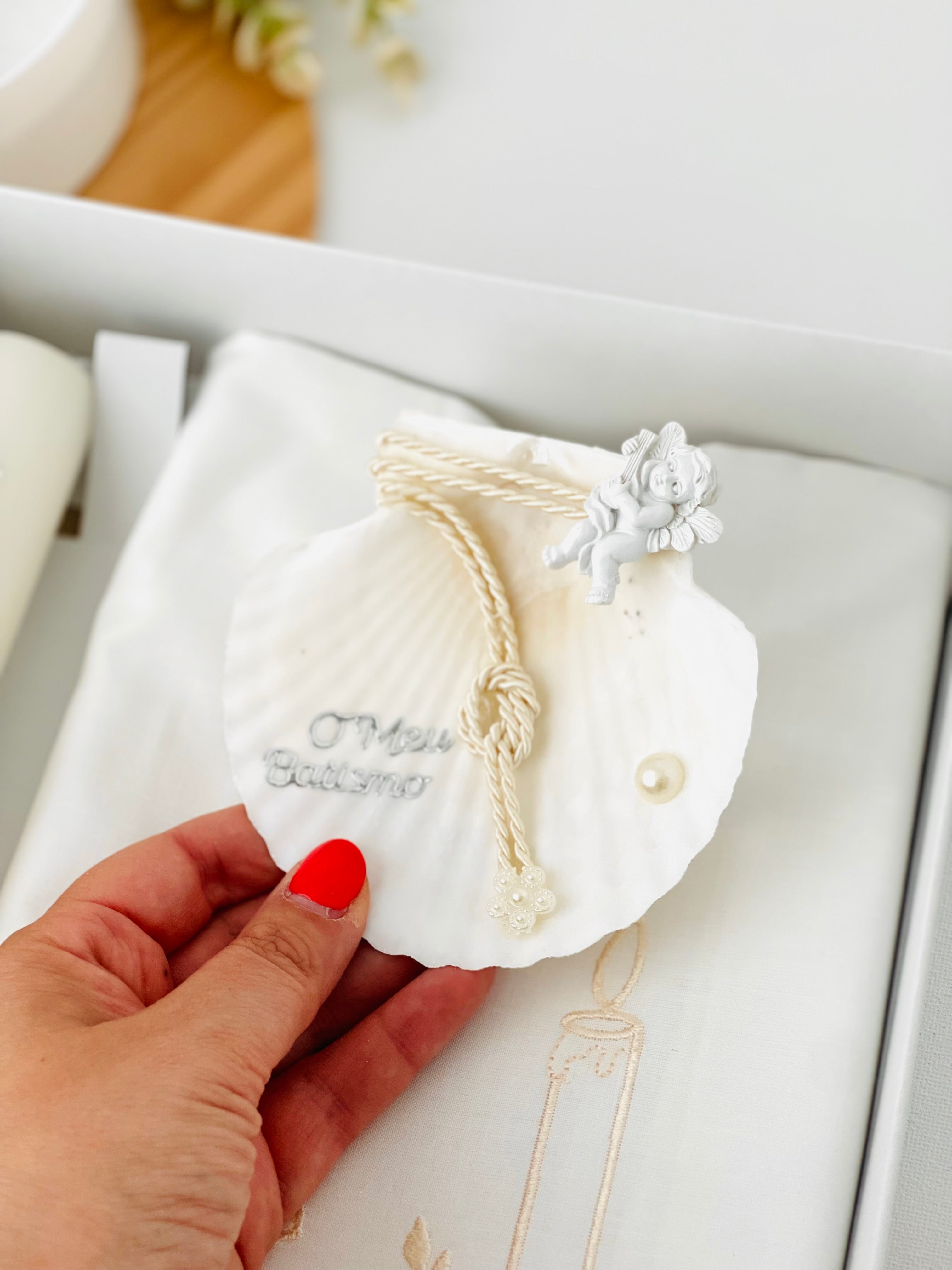 Conjunto para Batizado: vela, toalha e concha Batizado Pomba