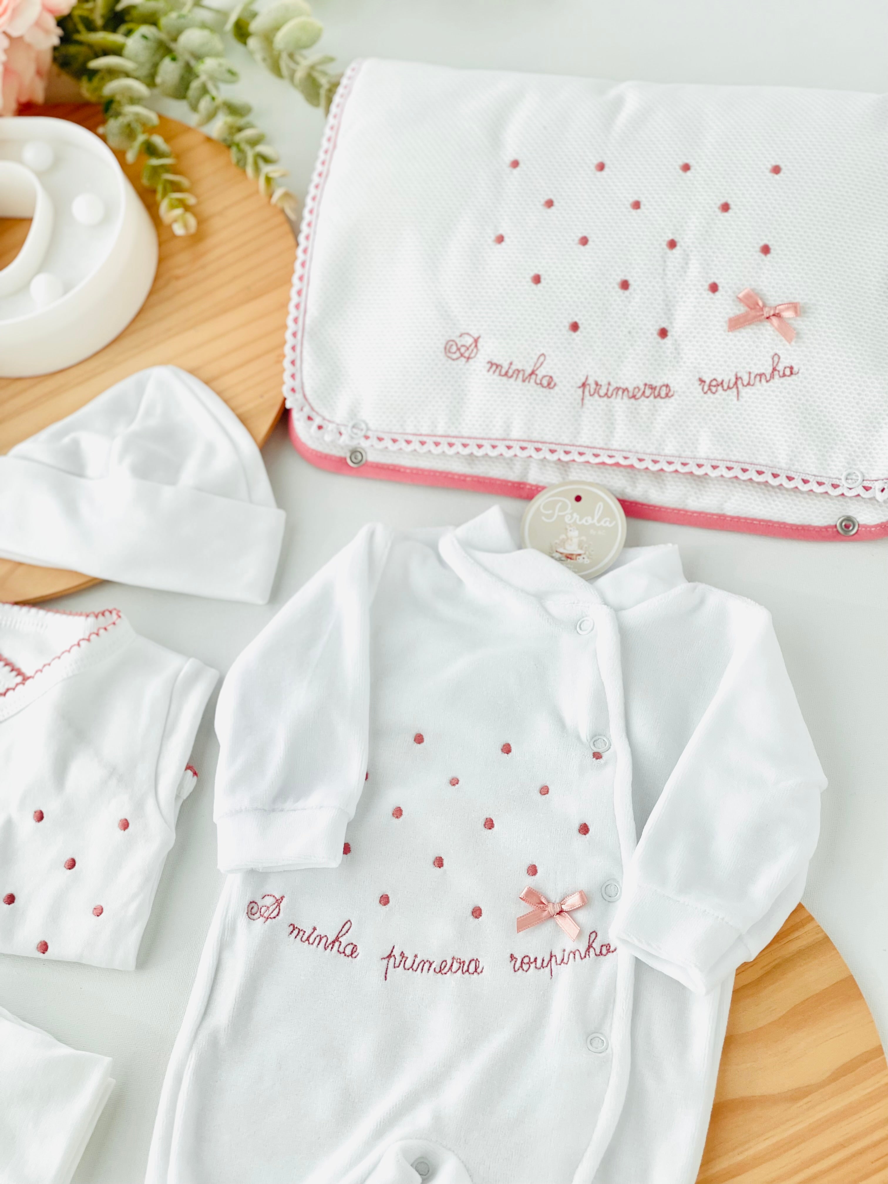Conjunto primeira roupinha bolinhas veludo