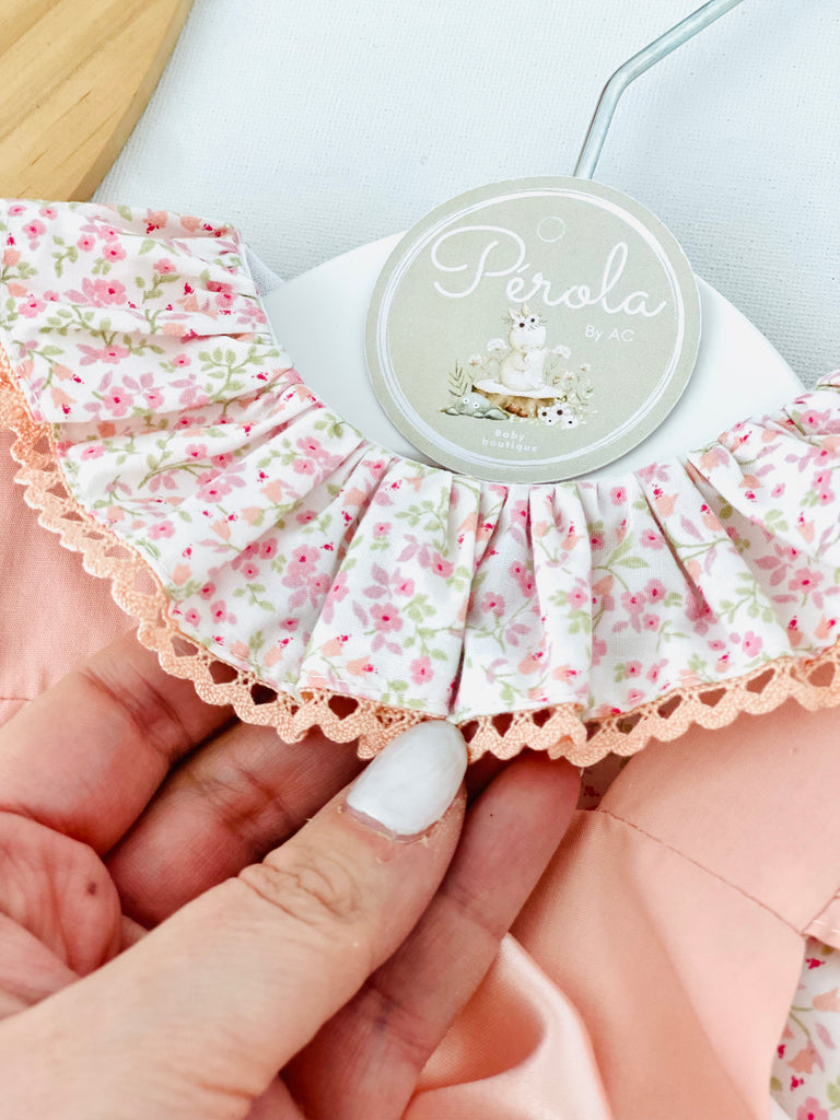 Conjunto Floral de 3 peças: vestido, blusa e tapa fraldas