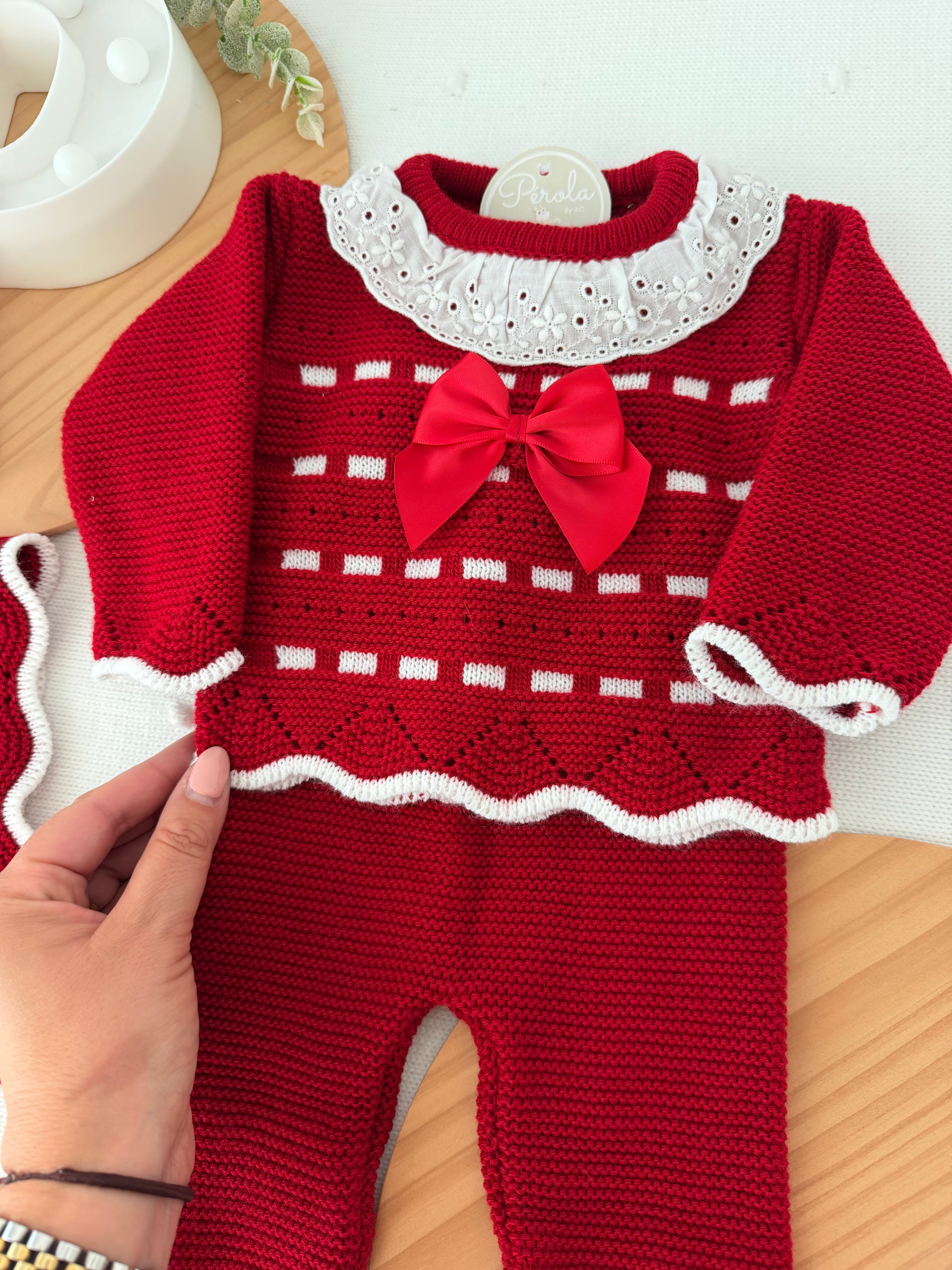 Conjunto princesinha de malha com bordado inglês