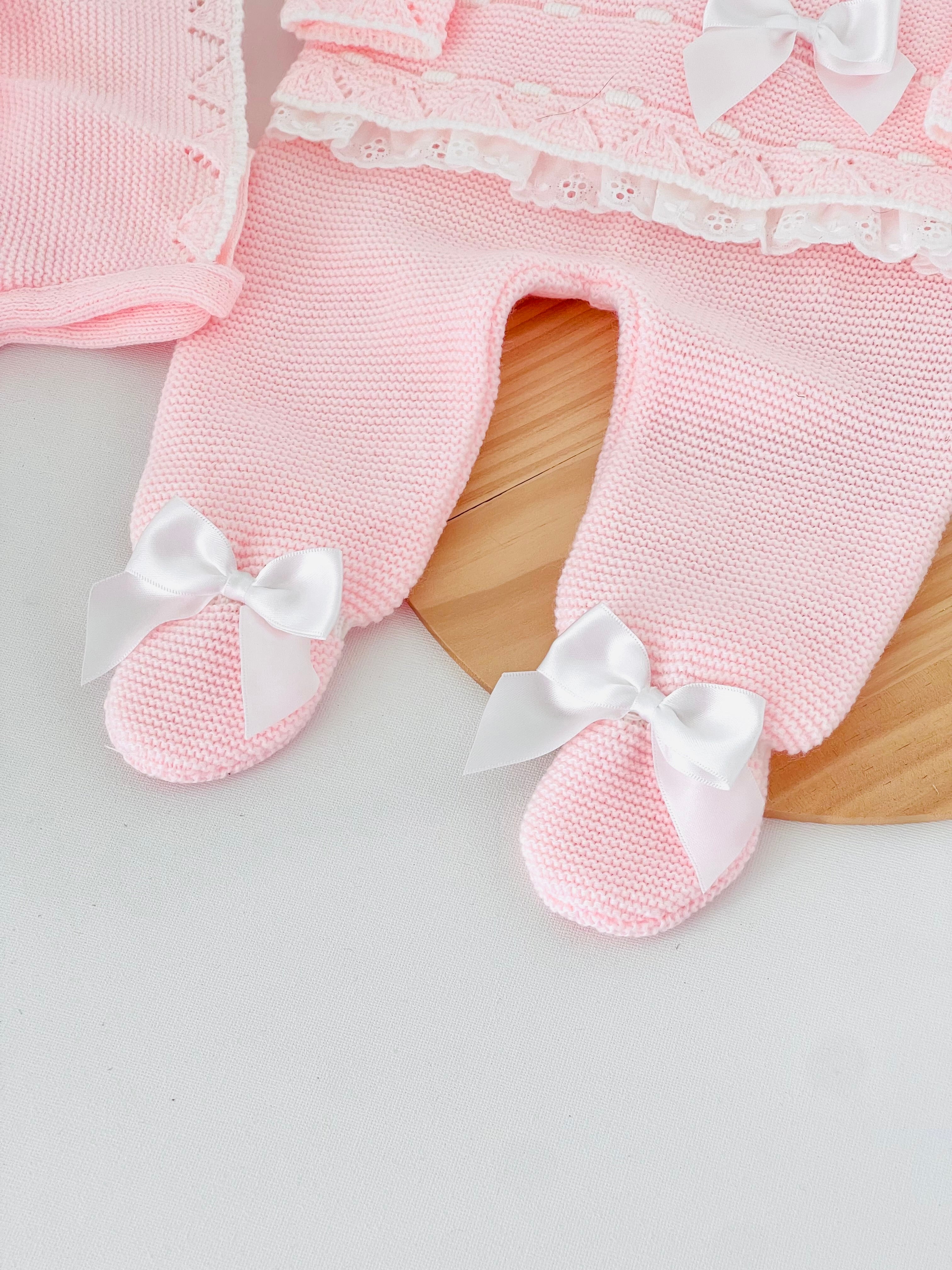 Conjunto rendinha rosa: camisola, calças e touca