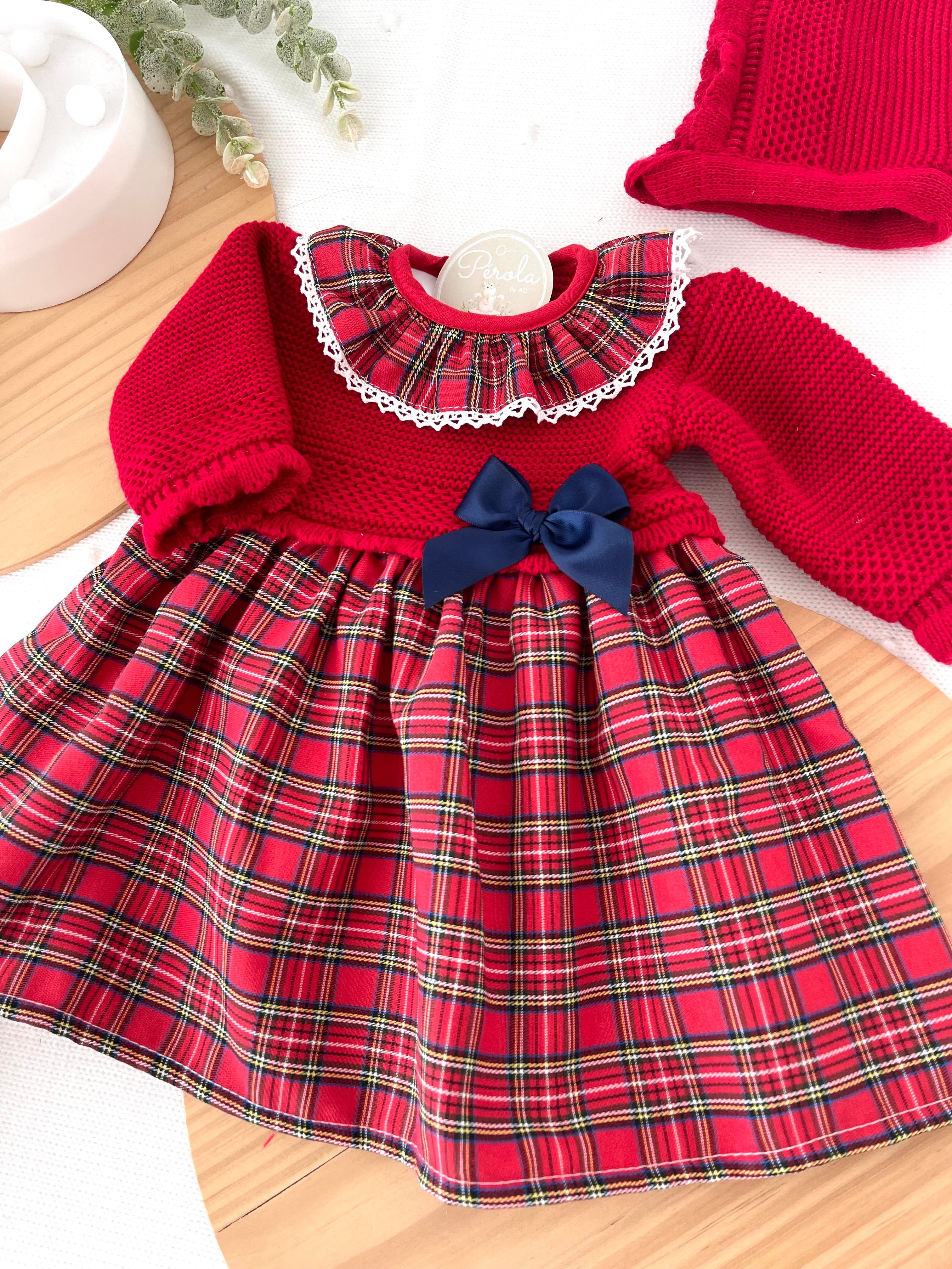 Vestido e touca malha e xadrez