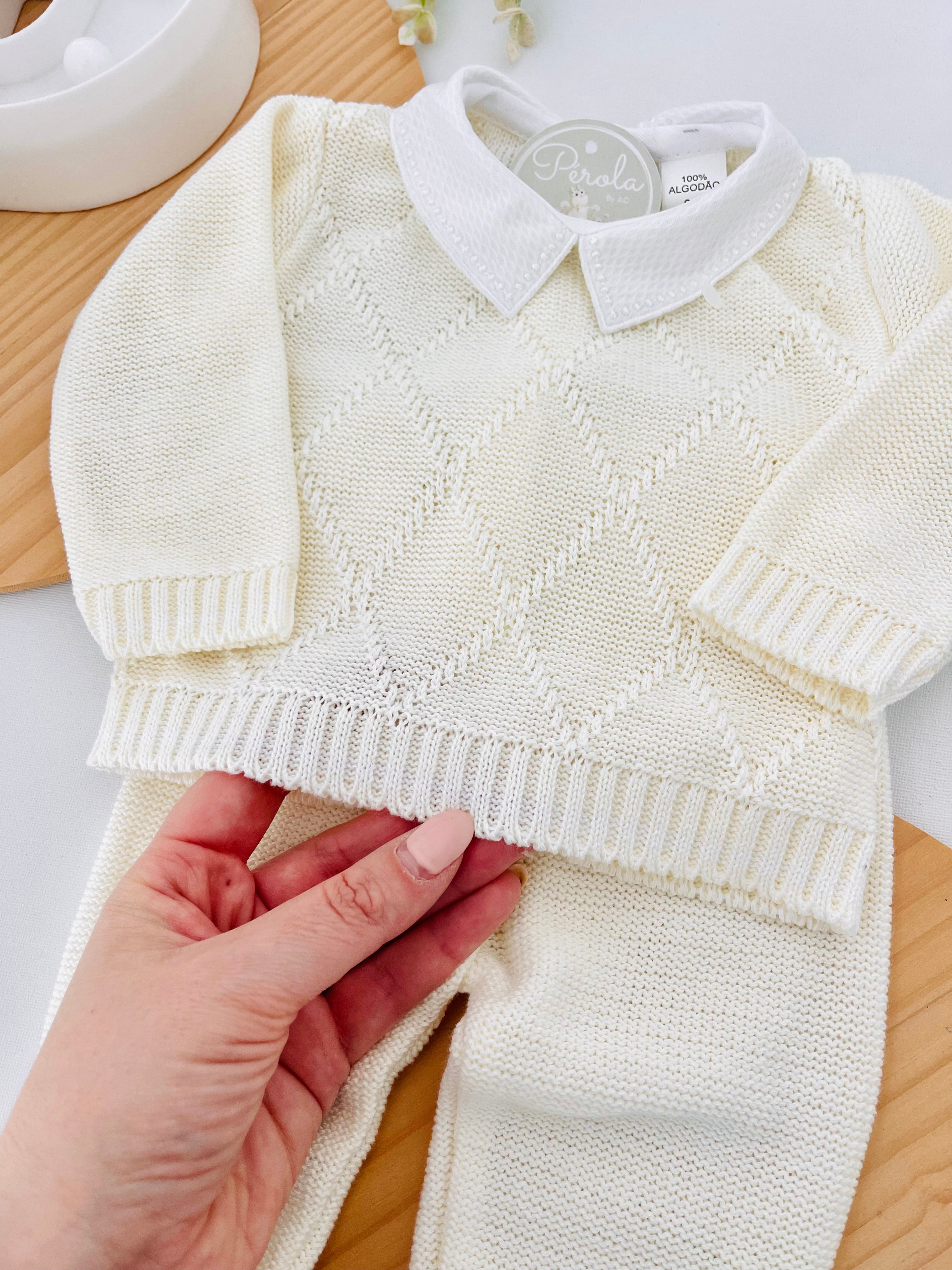 Conjunto losango: camisola com gola de camisa e calças