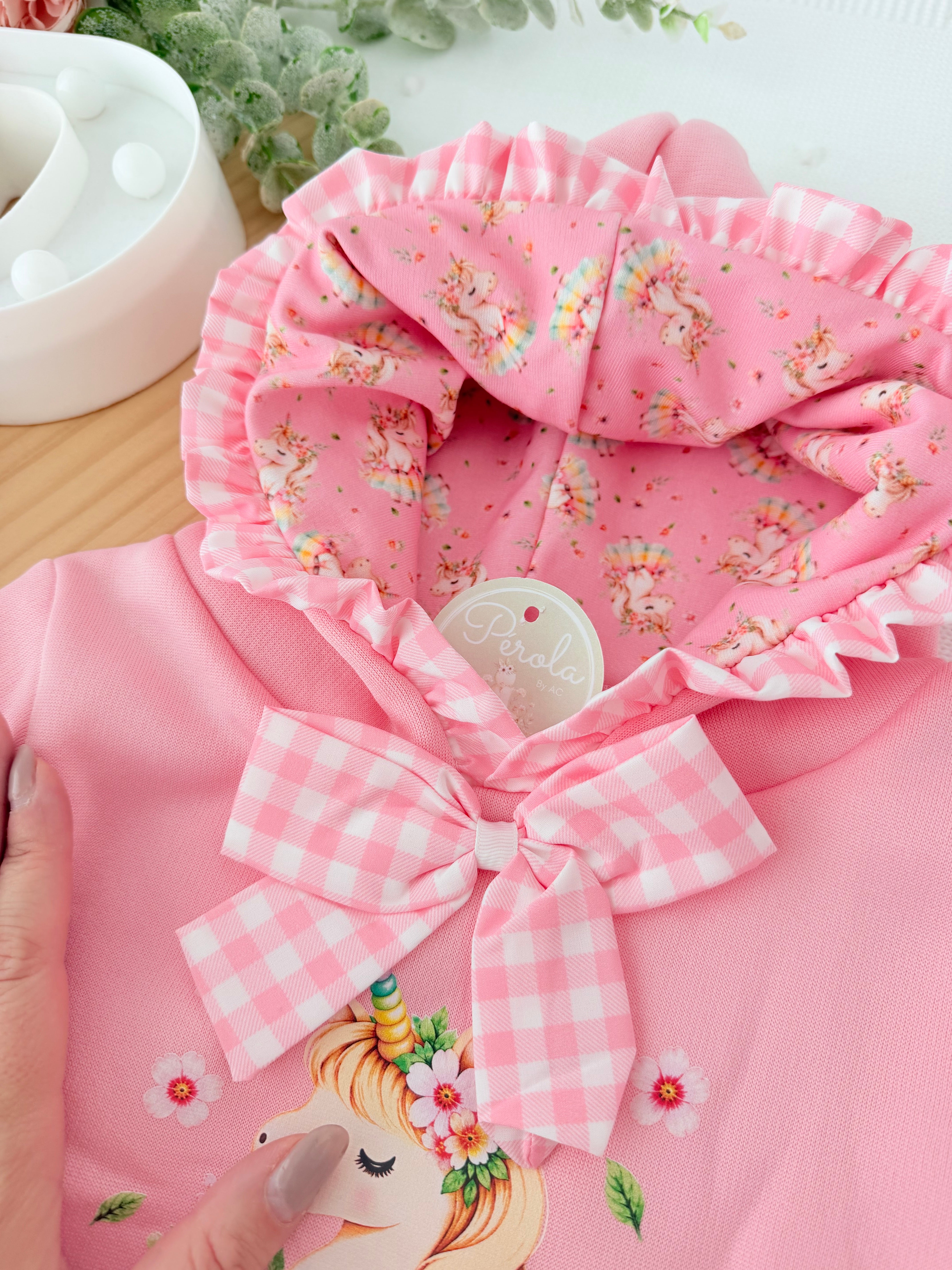 Conjunto Unicórnio Encantado Rosa – Camisola com Capuz e Tapa-Fraldas 6-36M