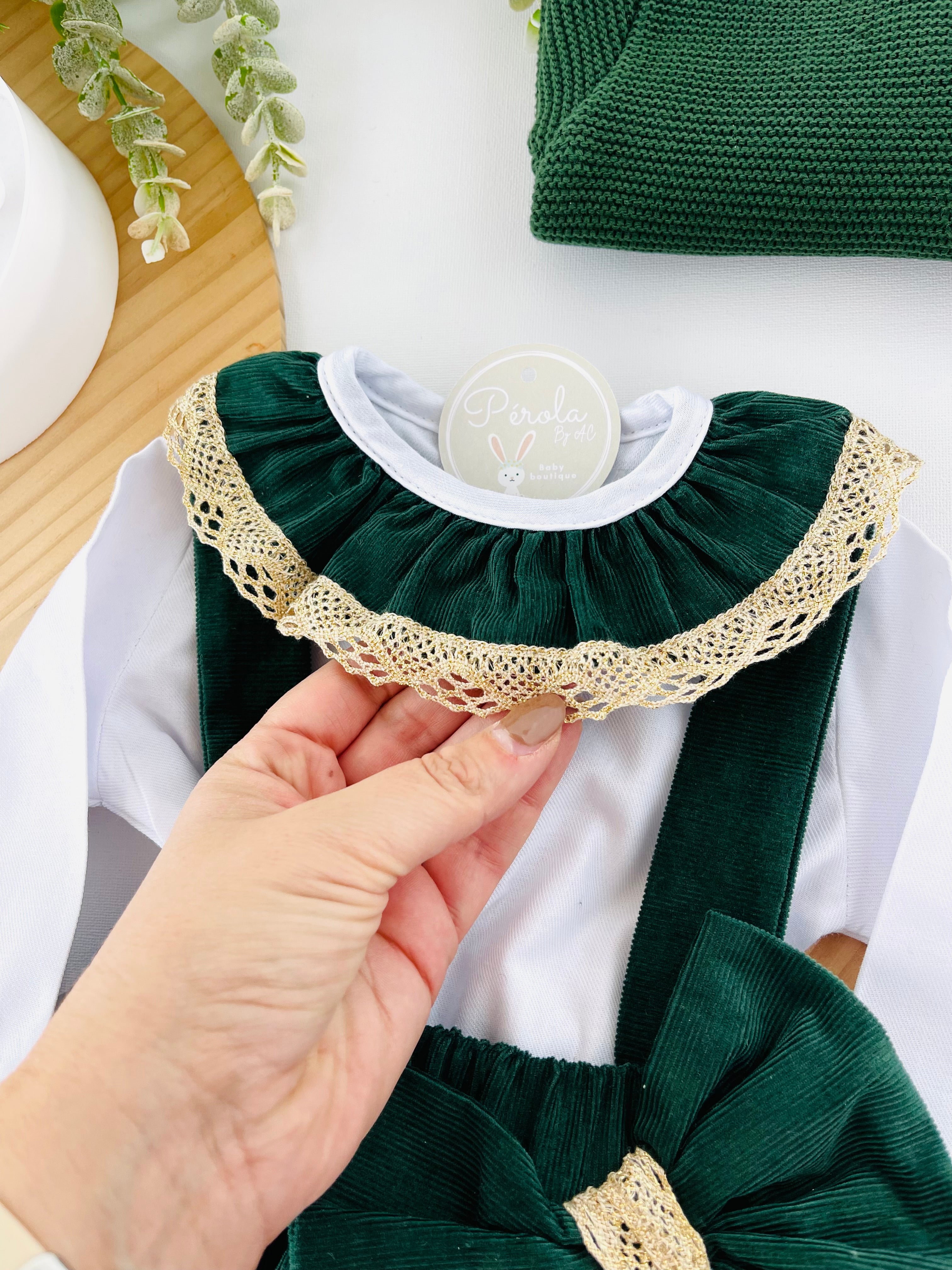 Conjunto renda dourada: blusa e saia com alças