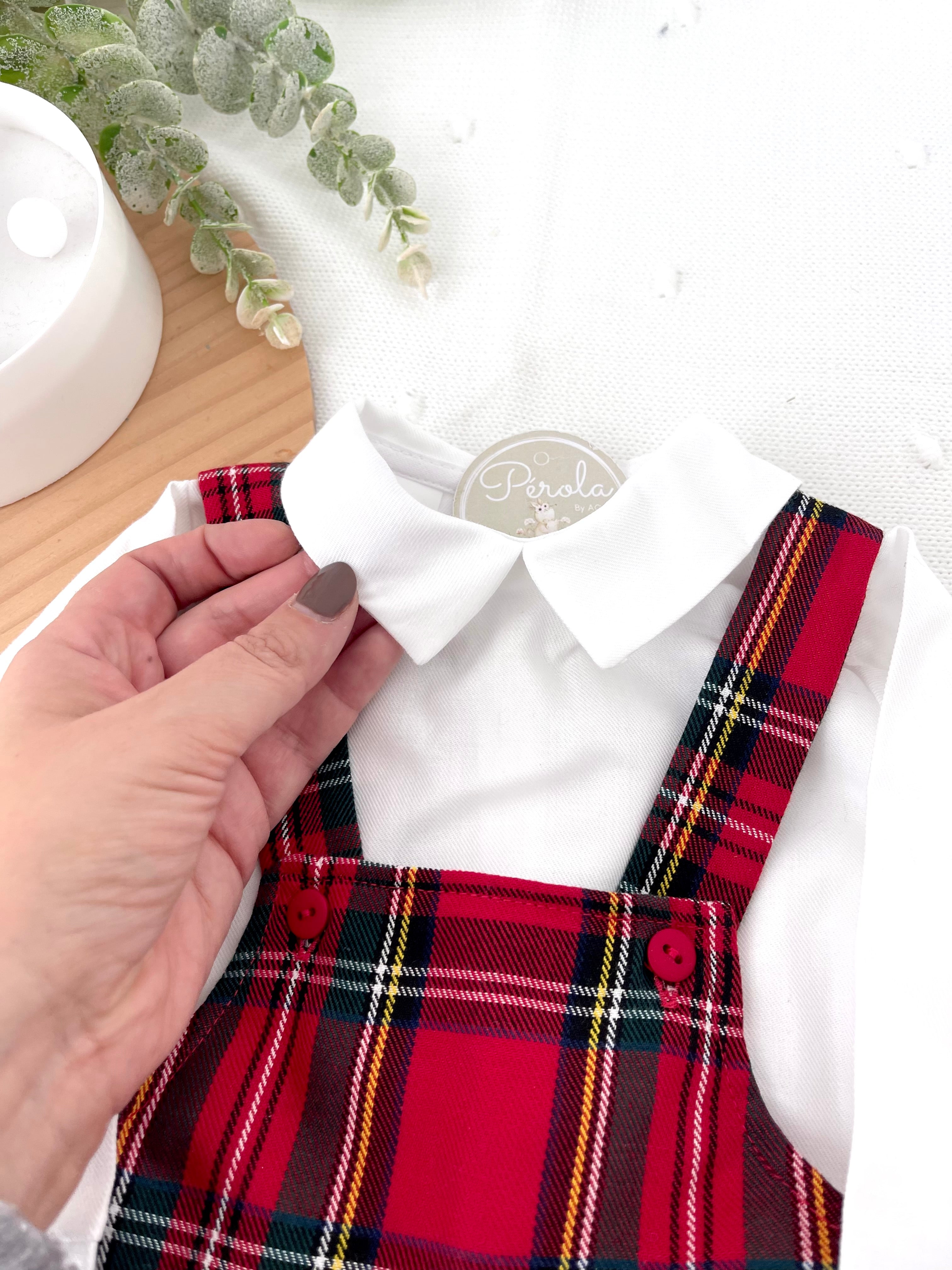 Conjunto Menino Tartan Vermelho e Preto - Jardineiras Calções e Camisa