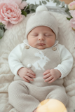 Conjunto coelhinho: jardineiras, camisola e gorro