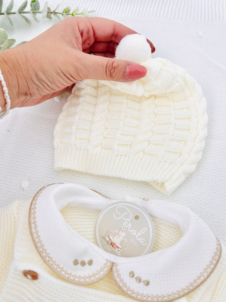 Saída de maternidade Aconchego 4 peças: casaco, jardineiras, camisola e gorro