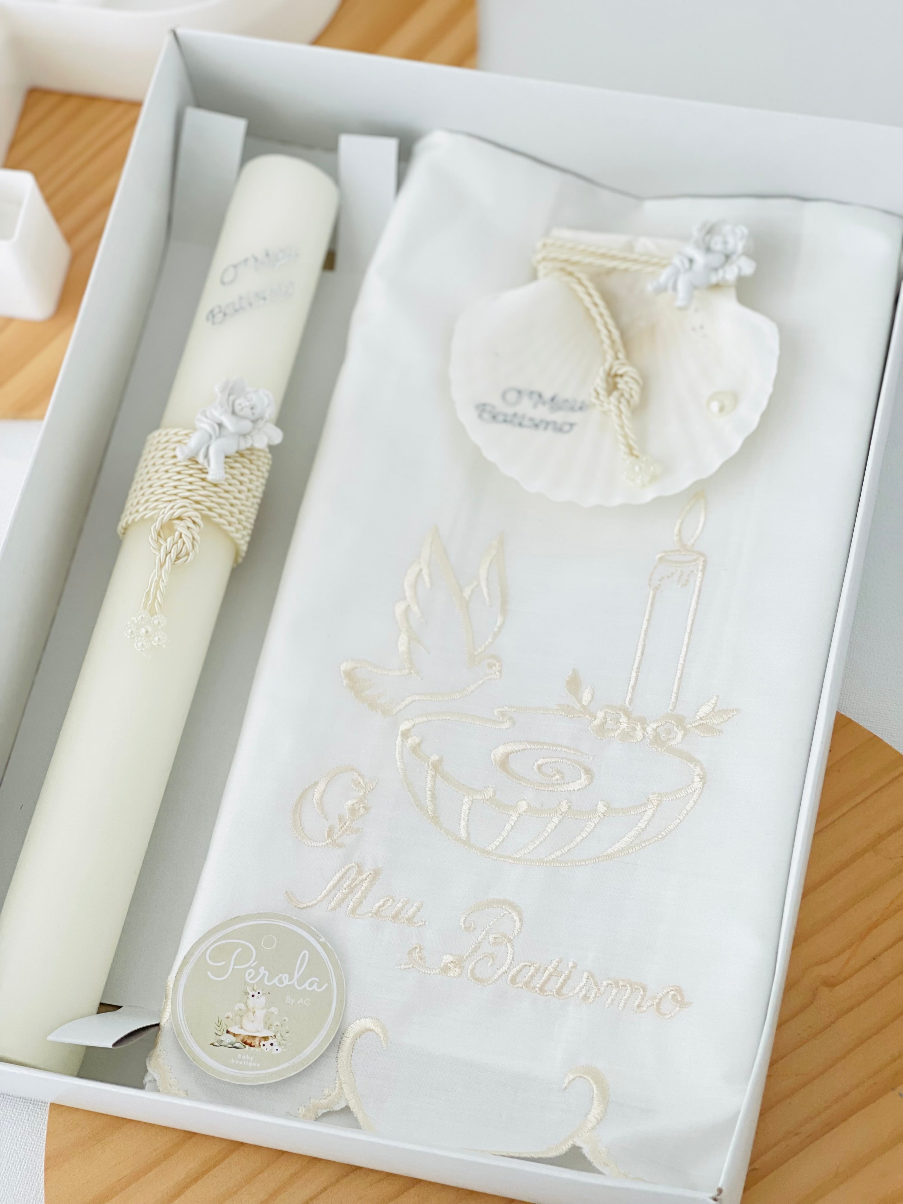 Conjunto para Batizado: vela, toalha e concha Batizado Pomba