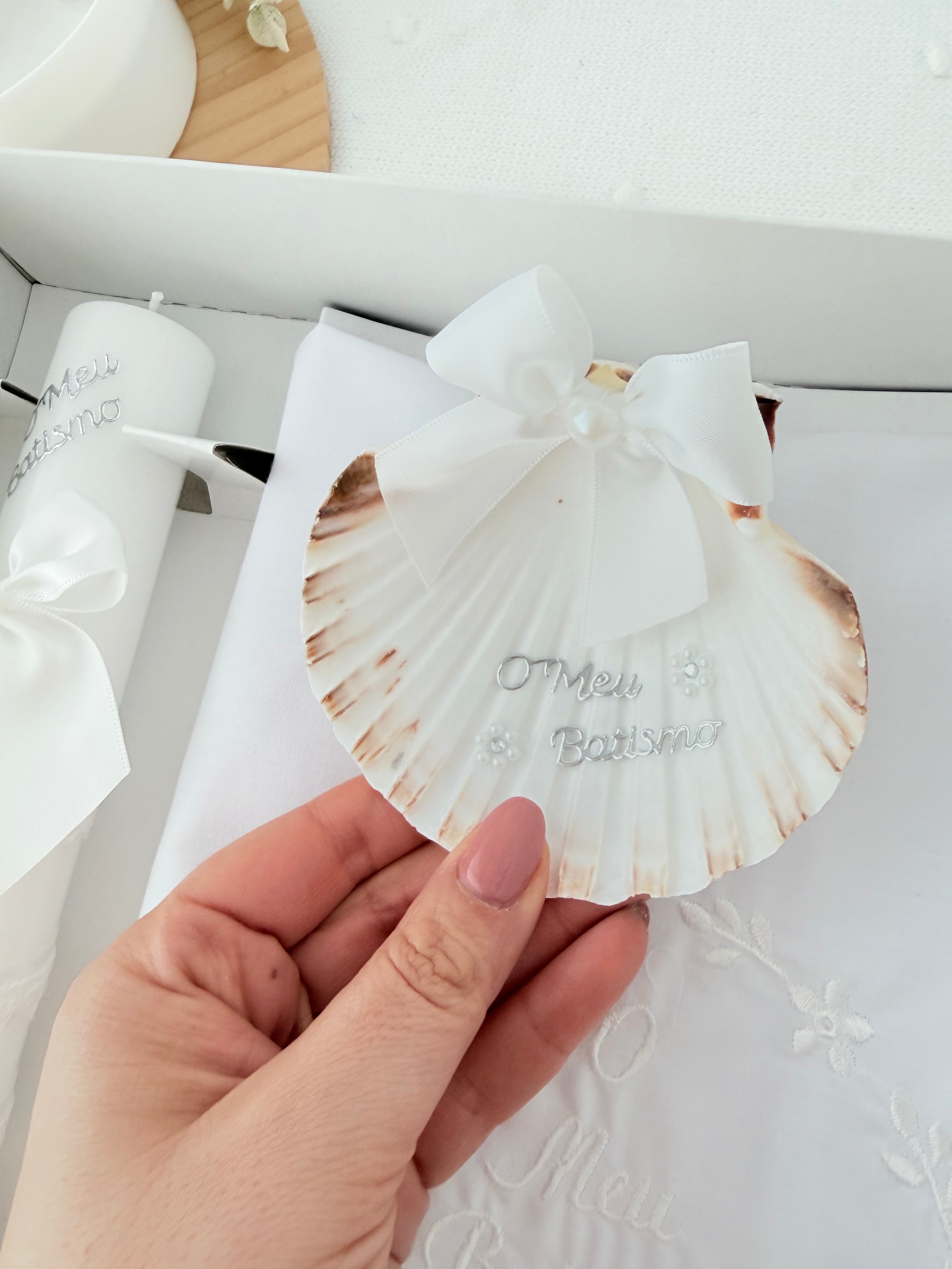 Conjunto para Batizado: vela, toalha e concha Batizado - Ramos