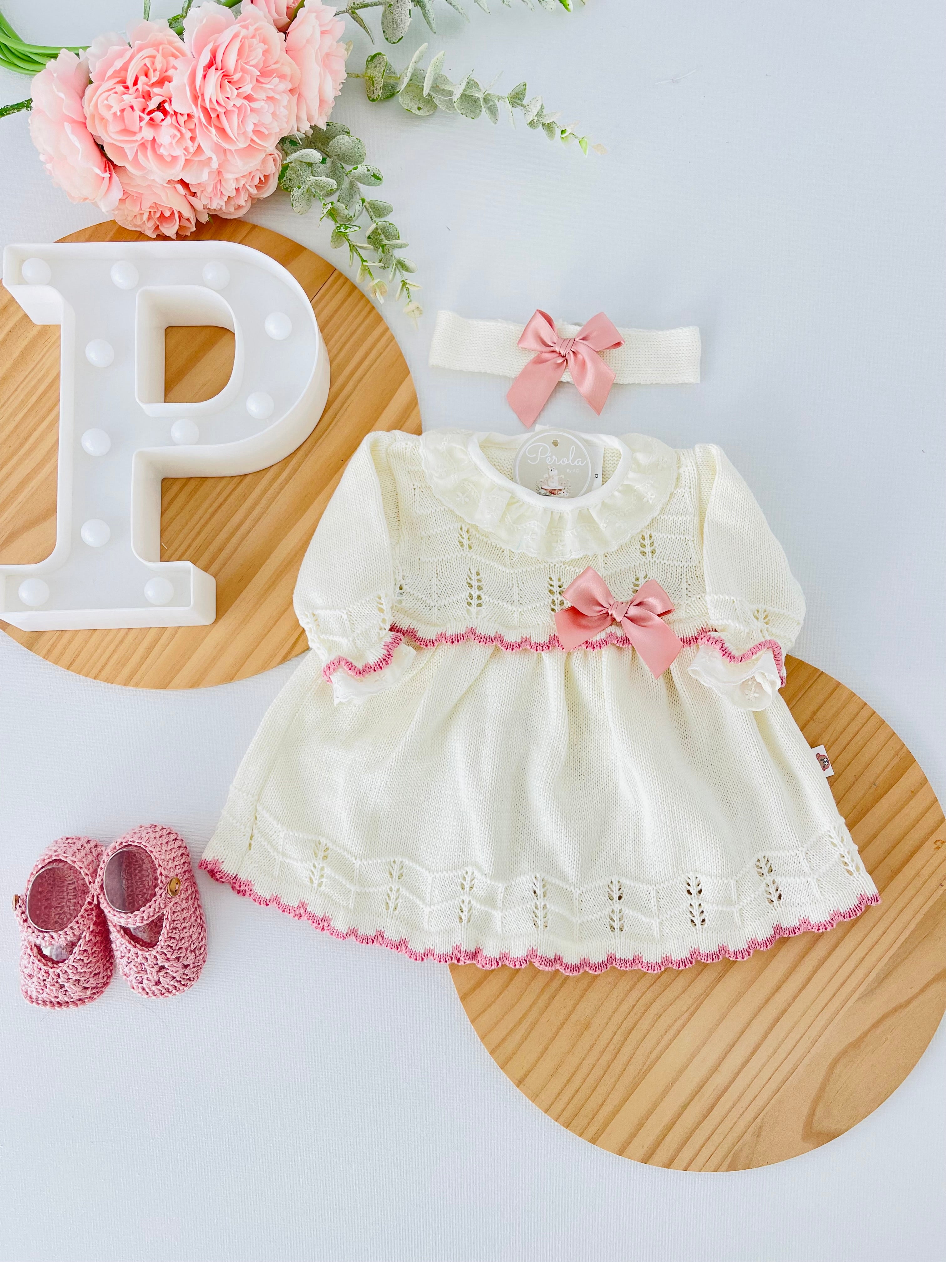 Conjunto pérola: Vestido e fita para cabelo malha fina de algodão