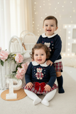Conjunto ursinho xadrez:  camisola e saia/tapa fraldas