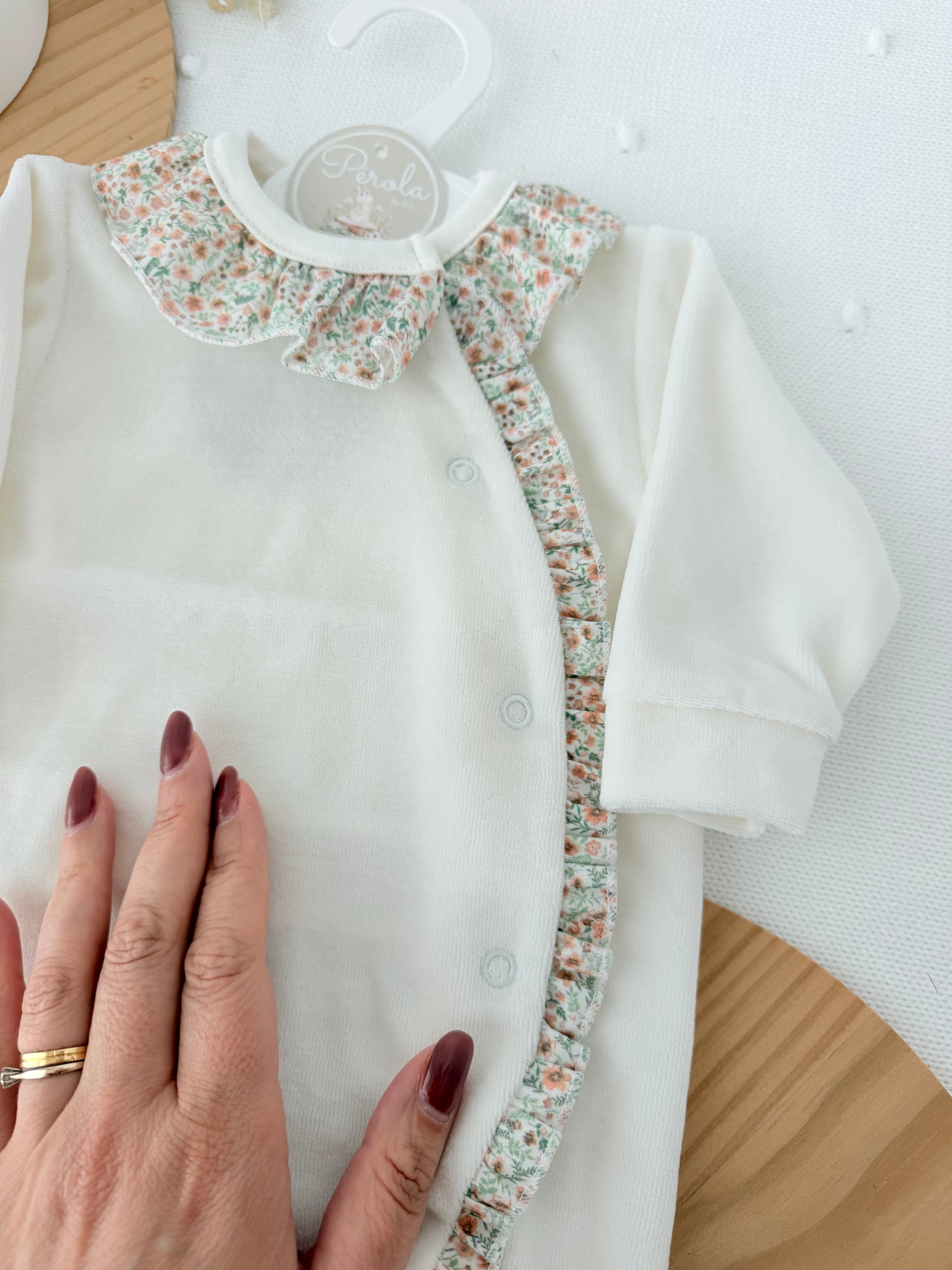 Babygrow tema flores em VELUDO pérola