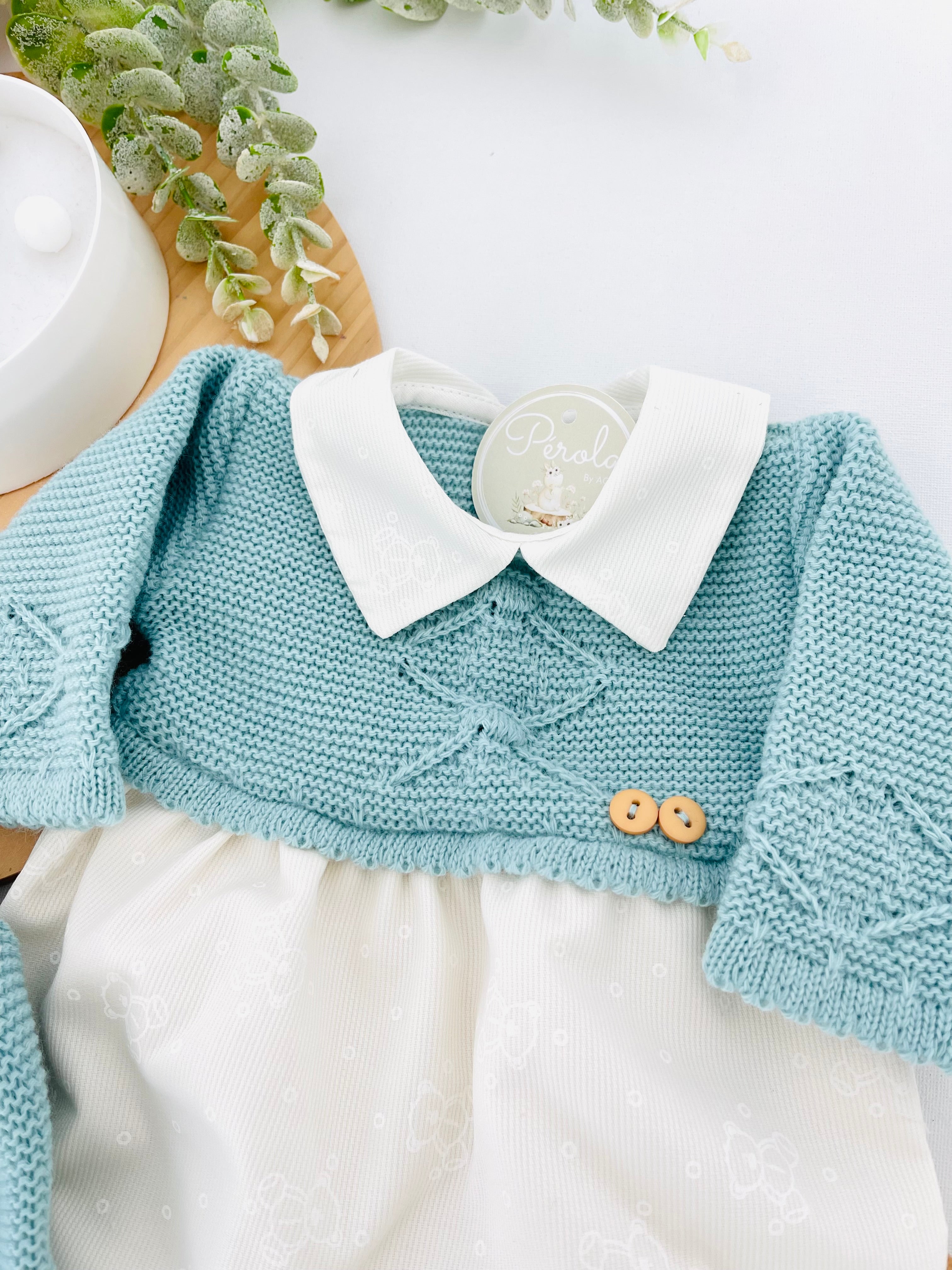 Conjunto quentinho: macacão e gorro