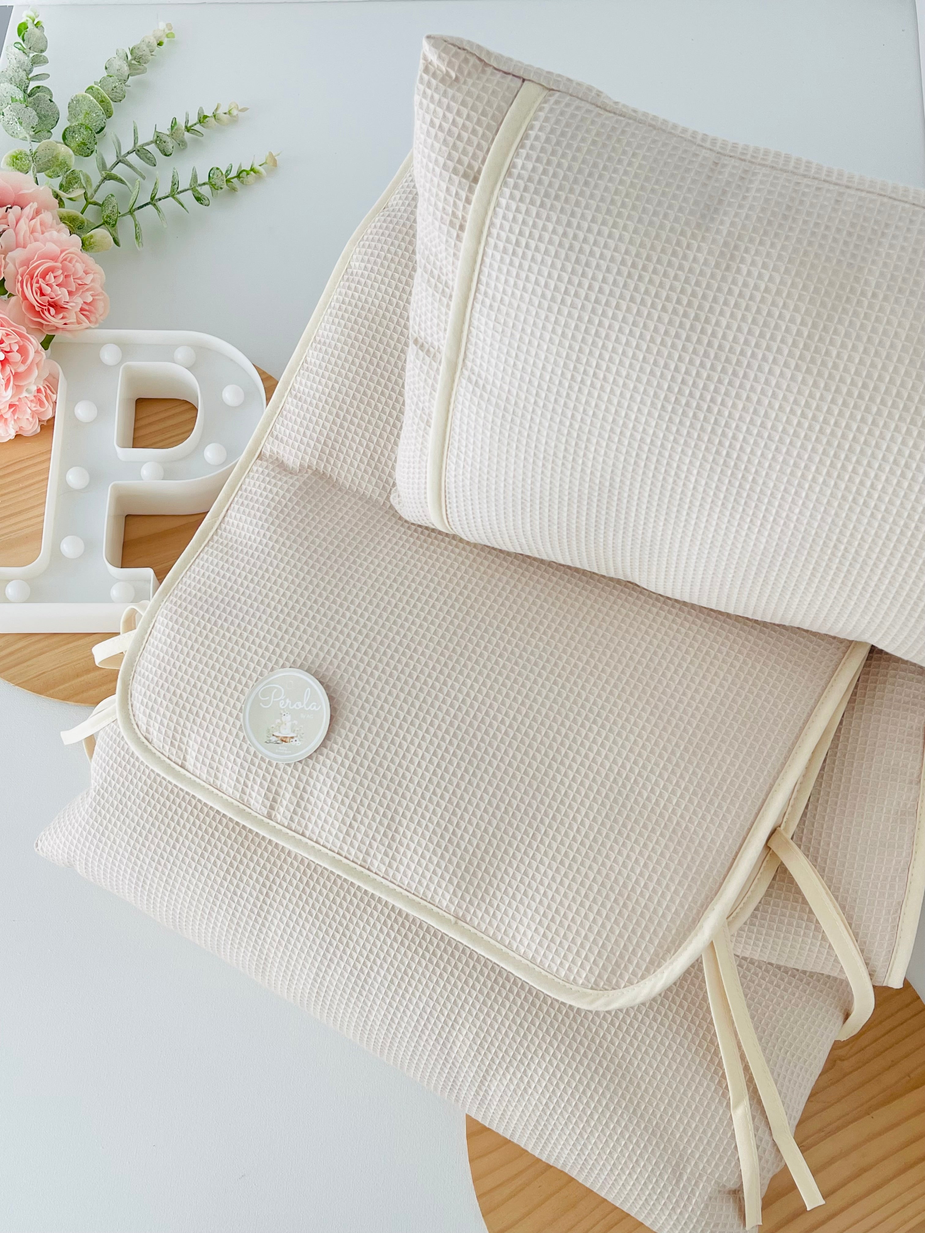 Conjunto Edredon para cama de grades: almofada, edredon e proteção lateral