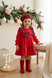 Vestido e boina em vermelho