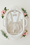Conjunto especial cerimónia para menino: calções, camisa e laço