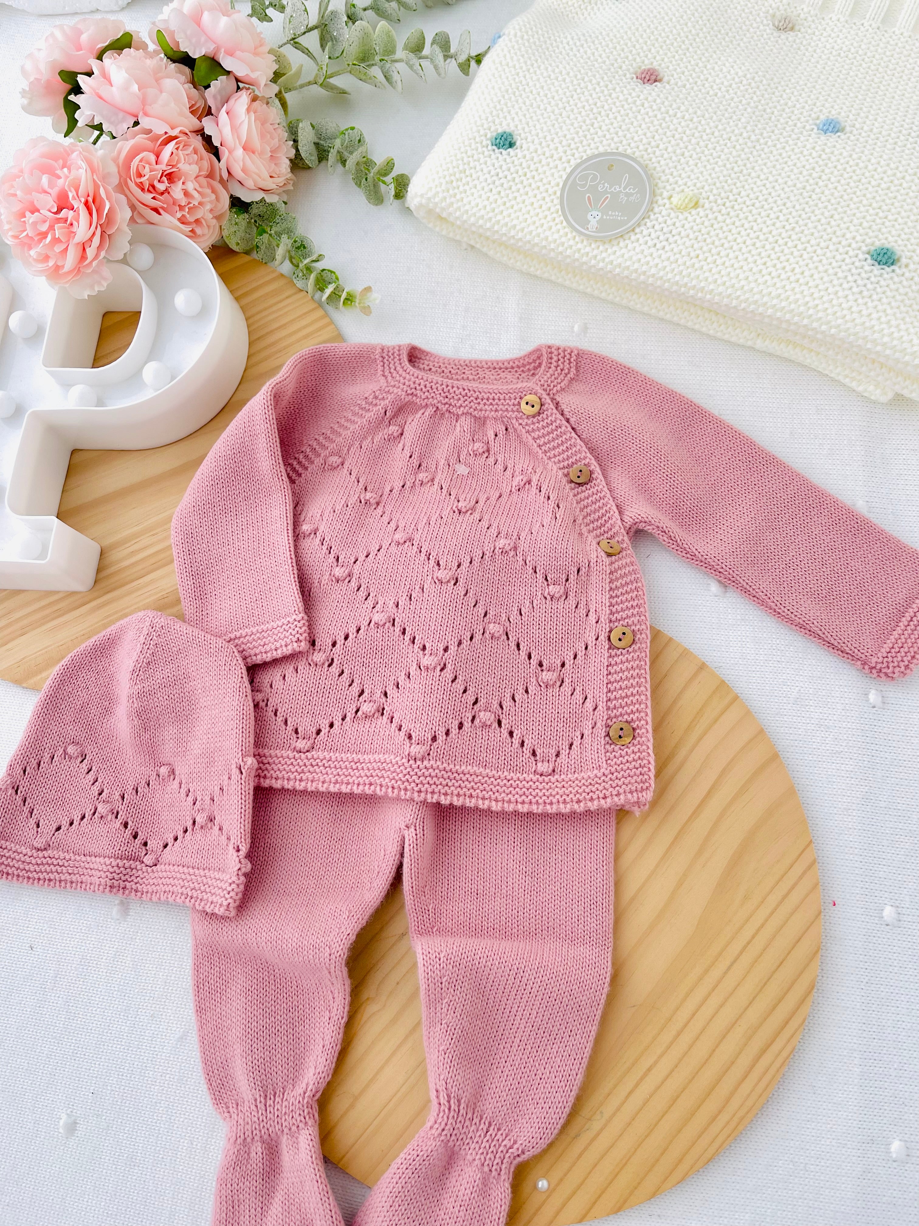 Conjunto malha bolinhas: camisola, calças e gorro- Outono/Inverno. 3/6M