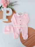 Conjunto rosa: camisola, calças e gorro