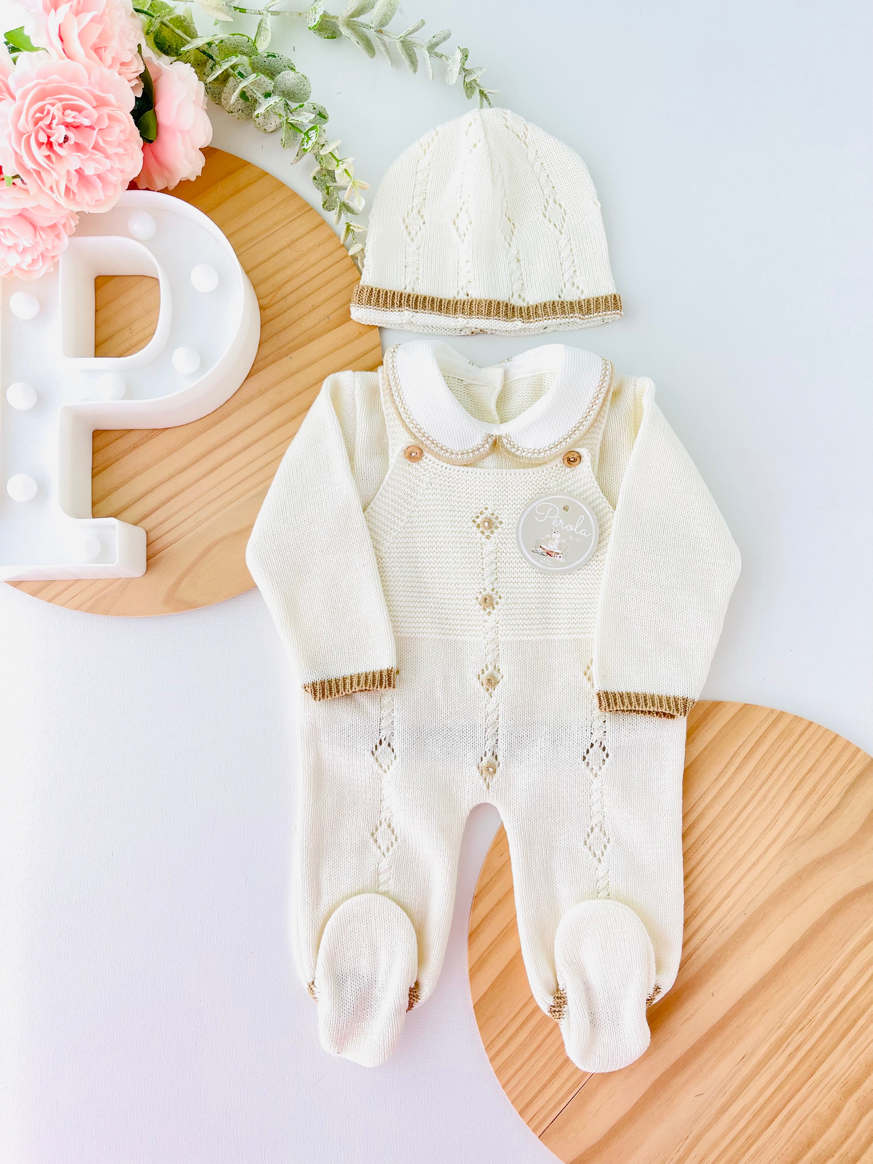 Saída de maternidade algodão doce: jardineiras, camisola e gorro - 100% algodão